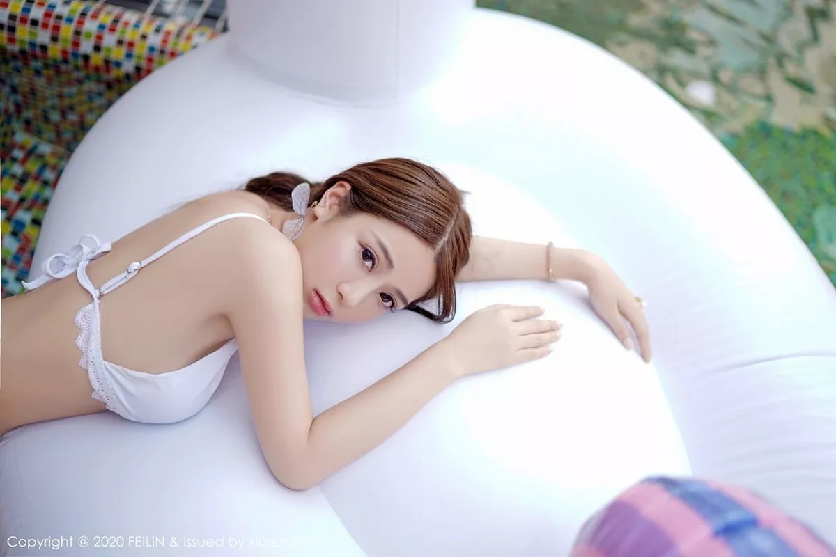 秀人集.com_[FeiLin嗲囡囡]VOL.234_嫩模luna张静燕沙滩黄色比基尼+泳池白色比基尼诱惑写真104P