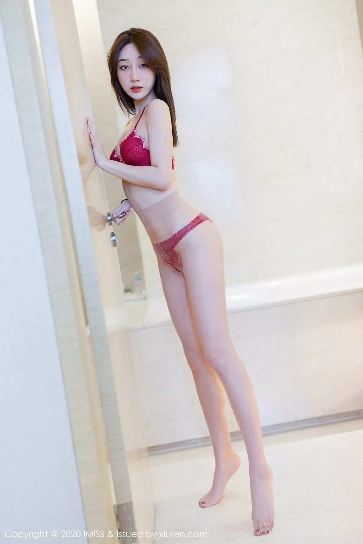 秀人集.com_[IMISS爱蜜社]Vol.477_嫩模九月生私房浴室里性感红色内衣秀完美身材湿身诱惑写真68P