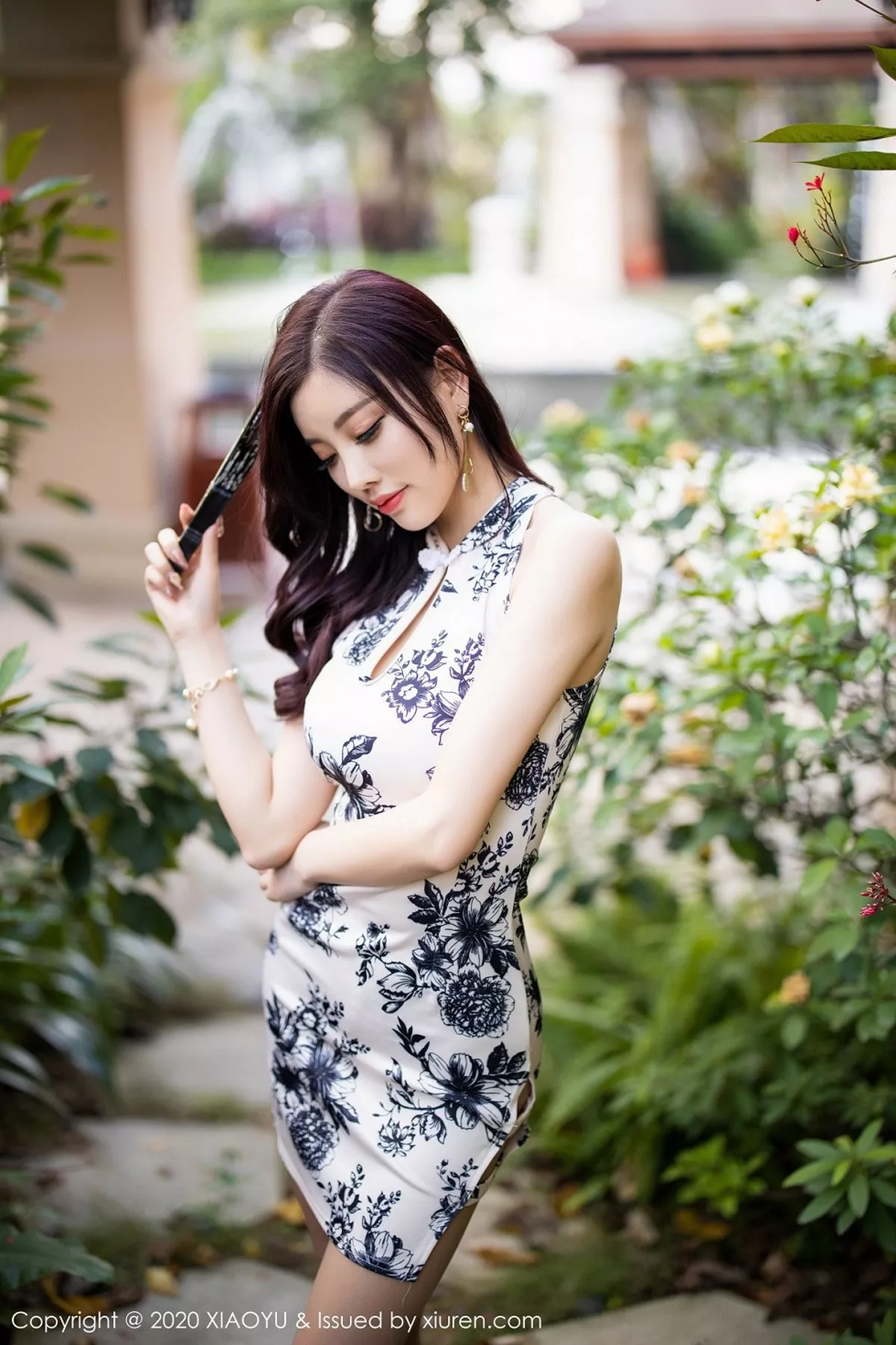 秀人集.com_[XiaoYu画语界]Vol.318_女神杨晨晨sugar素雅旗袍装配肉丝裤袜秀迷人身材性感写真98P