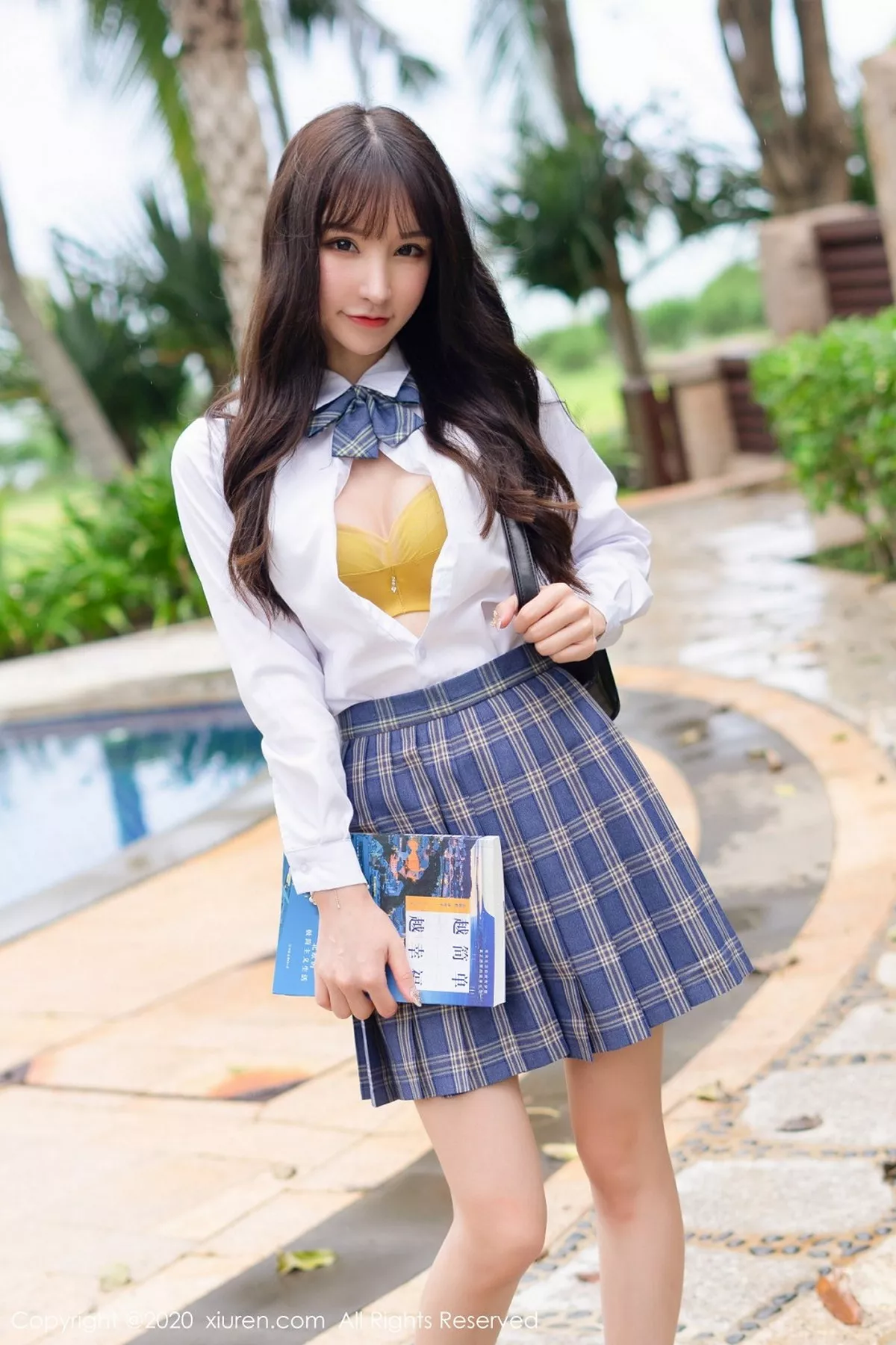 秀人集.com_[XiuRen秀人网]No.2290_女神周于希Sandy三亚旅拍清纯学生制服半脱露性感内衣诱惑写真68P