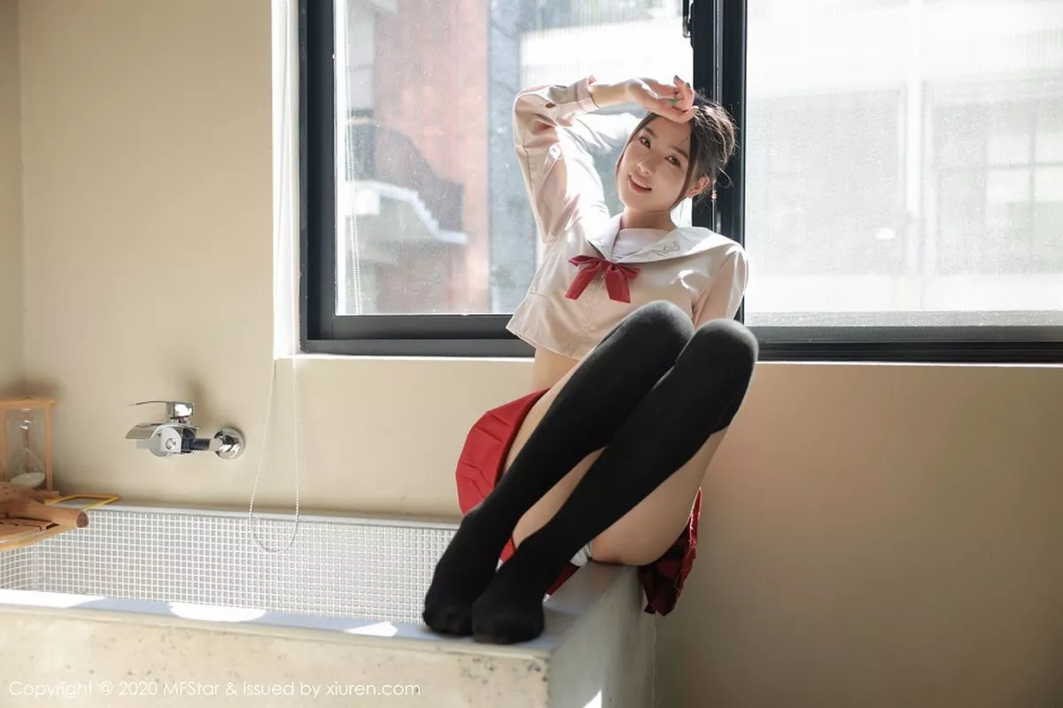 秀人集.com_[MFStar模范学院]Vol.340_嫩模方子萱私房经典JK制服主题红短裙配黑丝袜性感写真61P