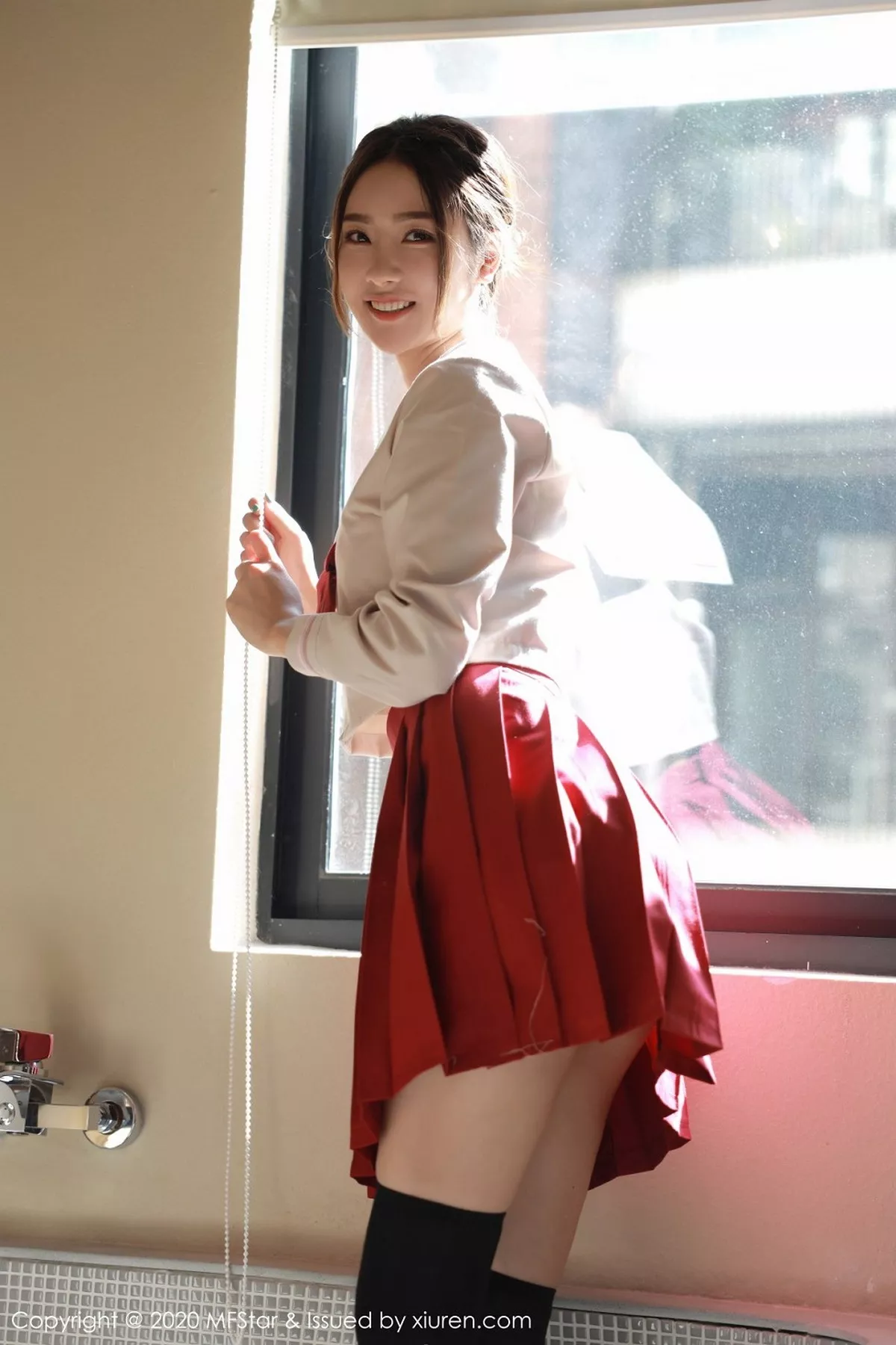 秀人集.com_[MFStar模范学院]Vol.340_嫩模方子萱私房经典JK制服主题红短裙配黑丝袜性感写真61P