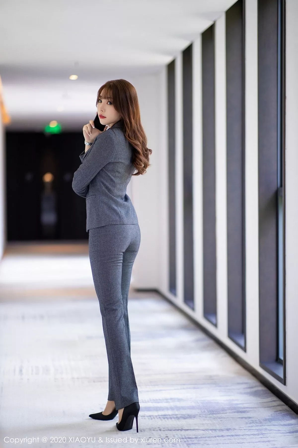 秀人集.com_[XiaoYu画语界]Vol.319_女神芝芝Booty阳朔旅拍职场制服主题露吊带黑丝袜撩人诱惑写真96P