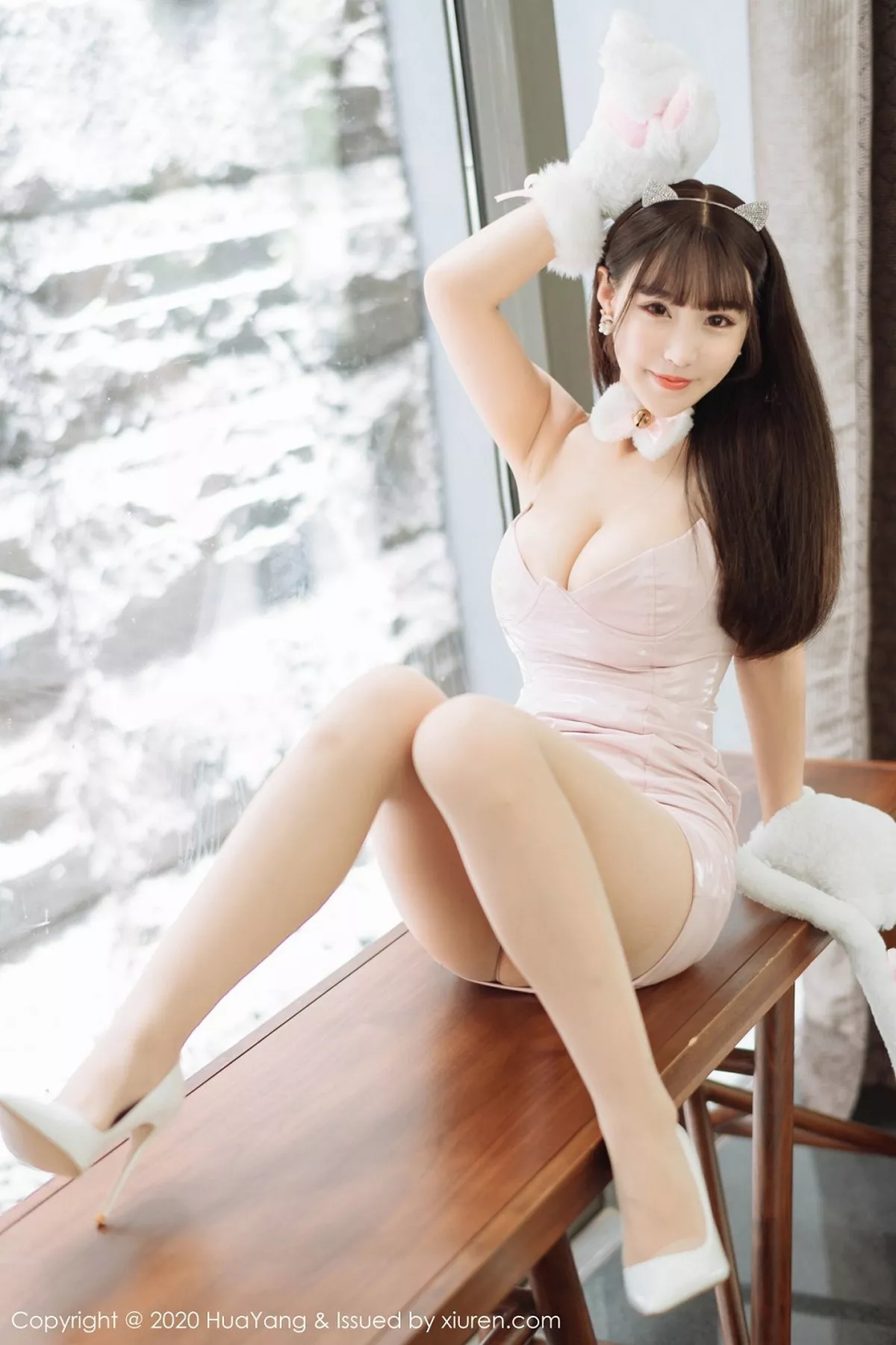 秀人集.com_[HuaYang花漾]Vol.251_女神朱可儿Flower三亚旅拍可爱猫咪装秀火辣身材诱惑写真50P