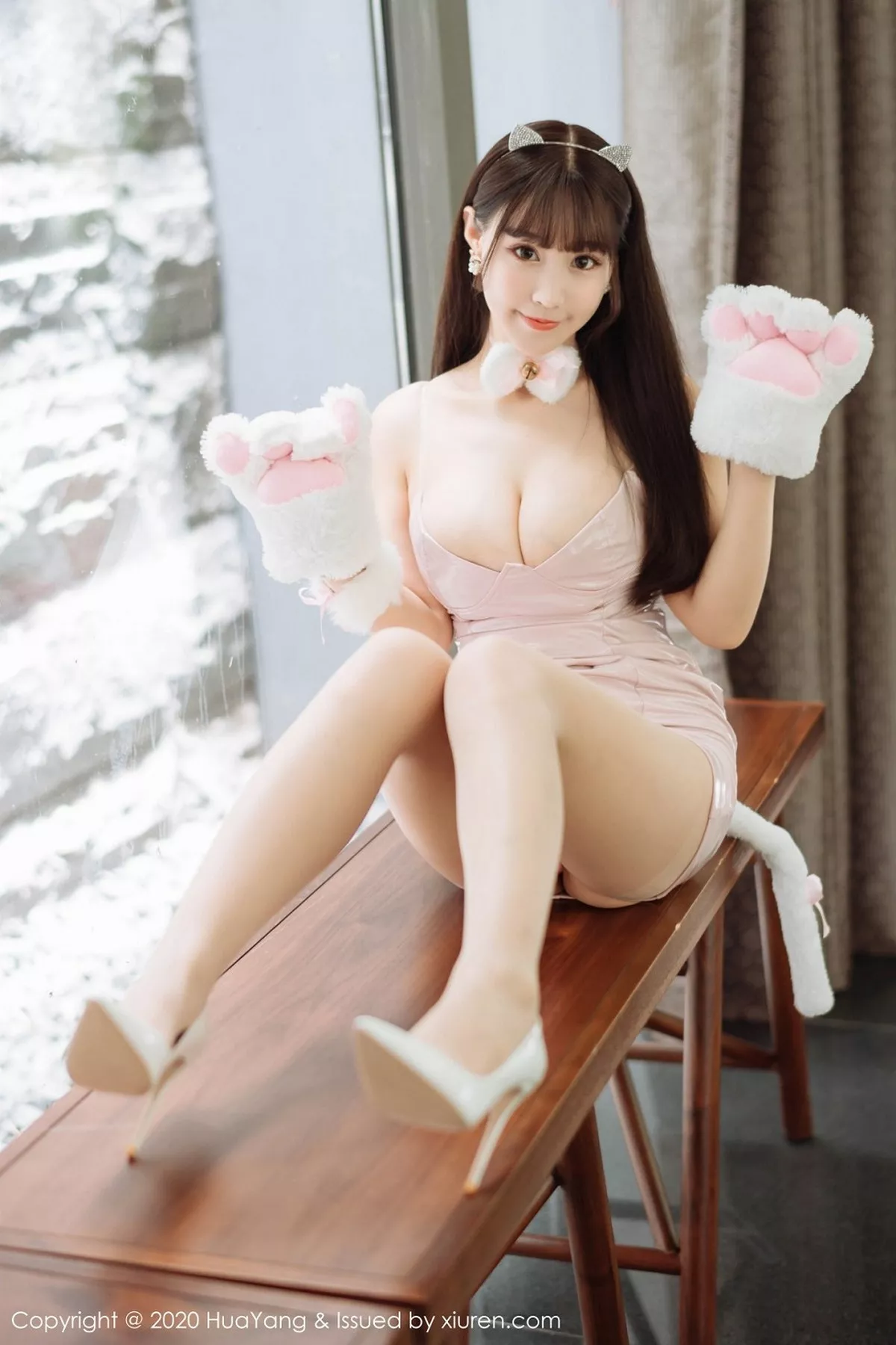 秀人集.com_[HuaYang花漾]Vol.251_女神朱可儿Flower三亚旅拍可爱猫咪装秀火辣身材诱惑写真50P