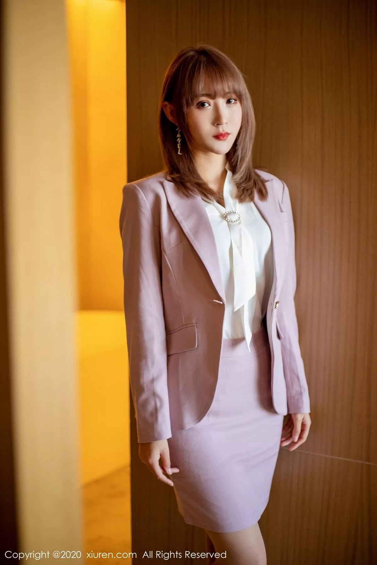 秀人集.com_[XiuRen秀人网]No.2304_嫩模周慕汐fairy私房床上全裸上身无内肉丝裤袜惹火诱惑写真51P