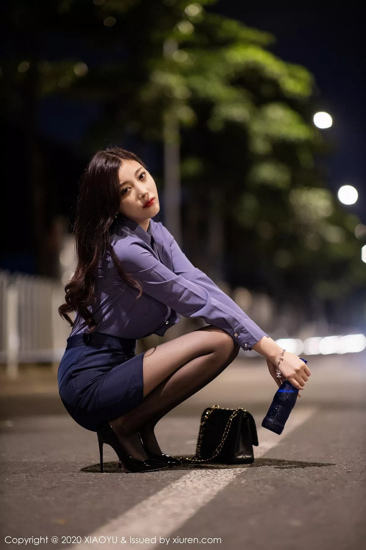 秀人集.com_[XiaoYu画语界]Vol.323_女神杨晨晨suga阳朔旅拍豪车内半脱露性感内衣完美诱惑写真87P