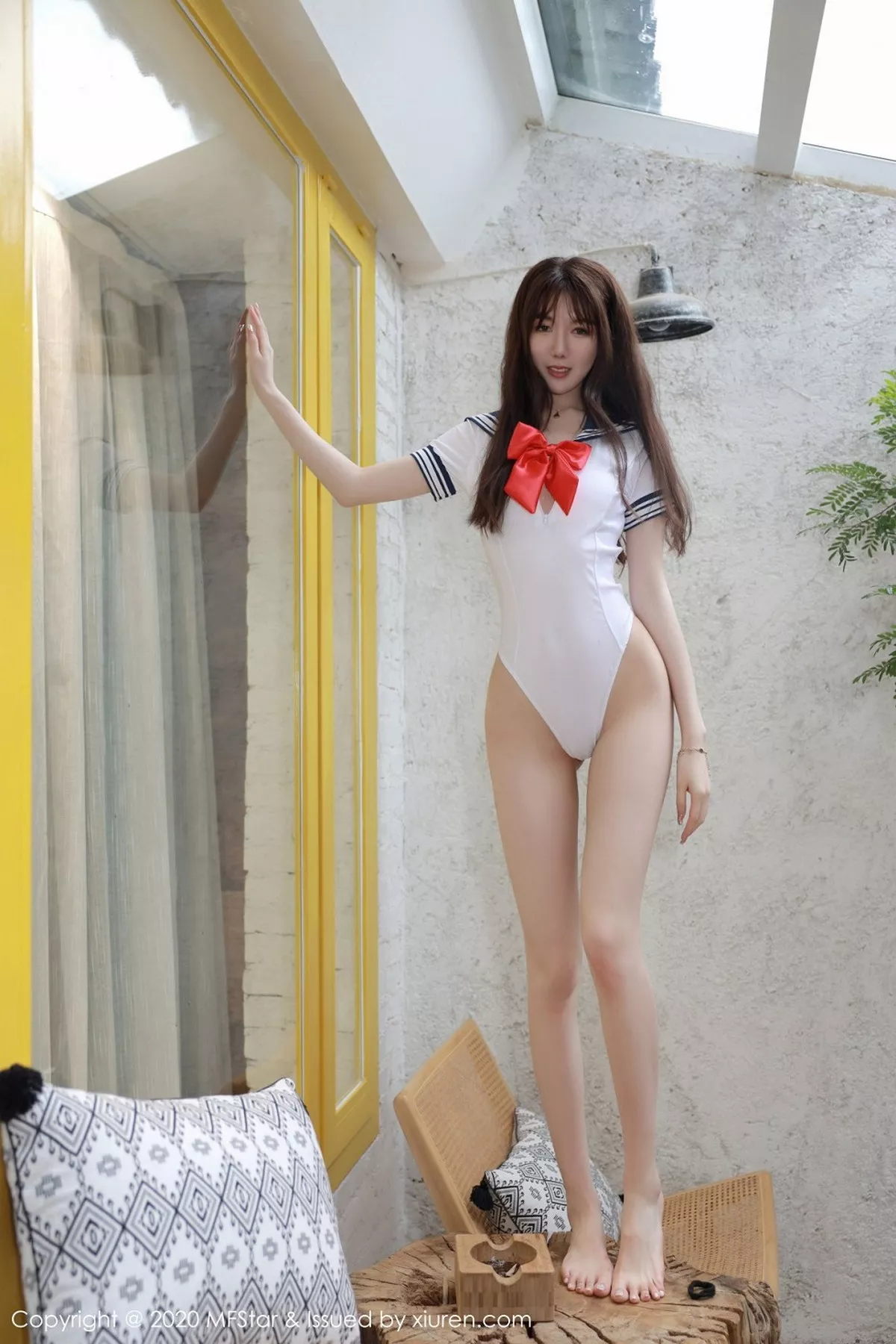 秀人集.com_[MFStar模范学院]Vol.344_嫩模薛琪琪sandy室外白色高叉连体衣秀完美身材诱惑写真59P