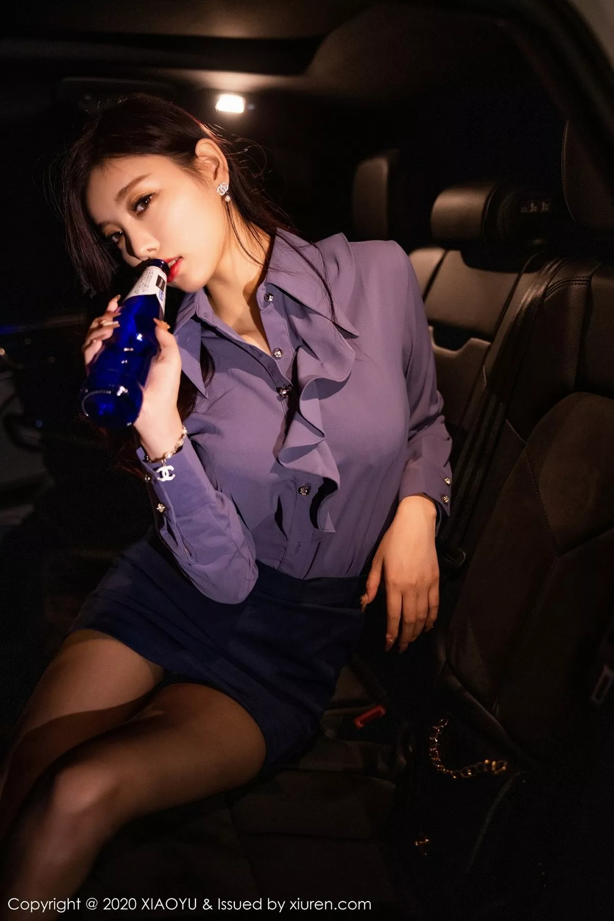 秀人集.com_[XiaoYu画语界]Vol.323_女神杨晨晨suga阳朔旅拍豪车内半脱露性感内衣完美诱惑写真87P