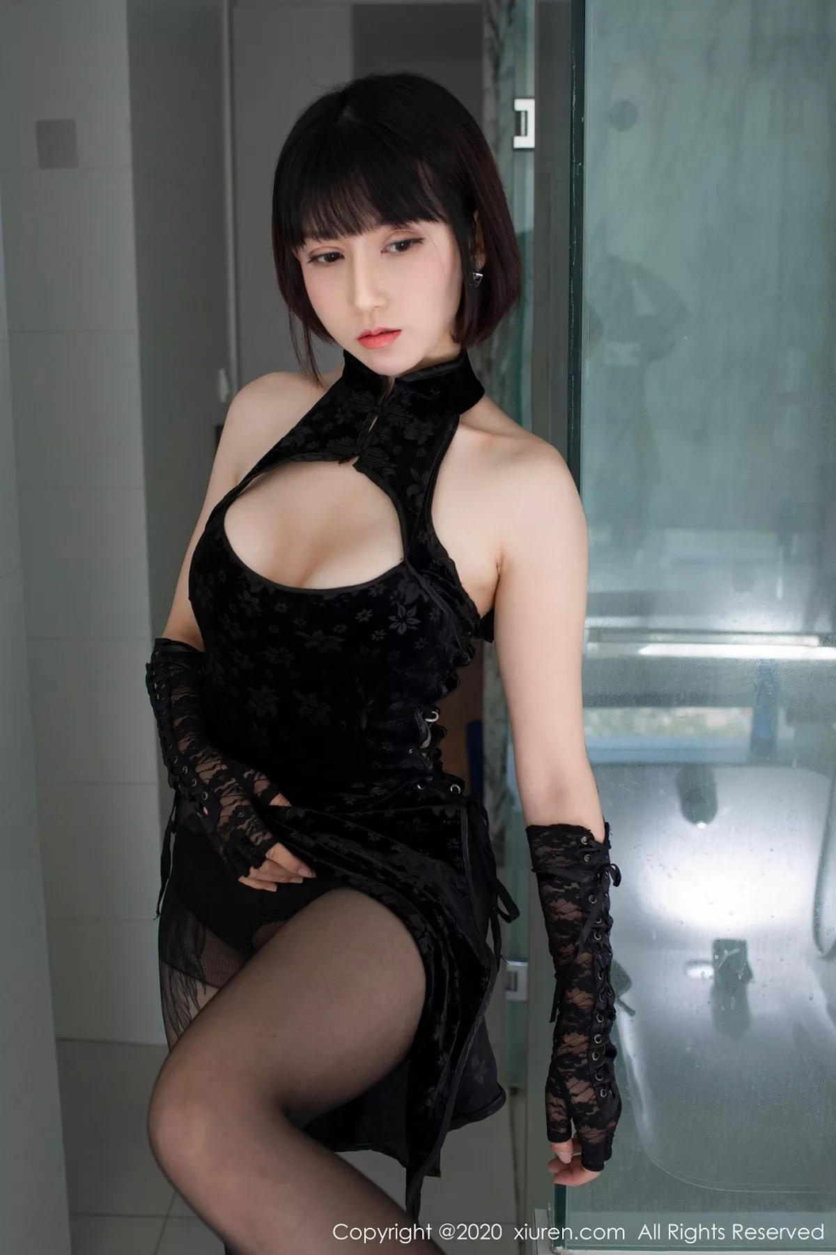 秀人集.com_[XiuRen秀人网]No.2318_大美妞安妮斯朵拉Ann黑丝裤袜+粉色低胸裙秀完美身材诱惑写真64P