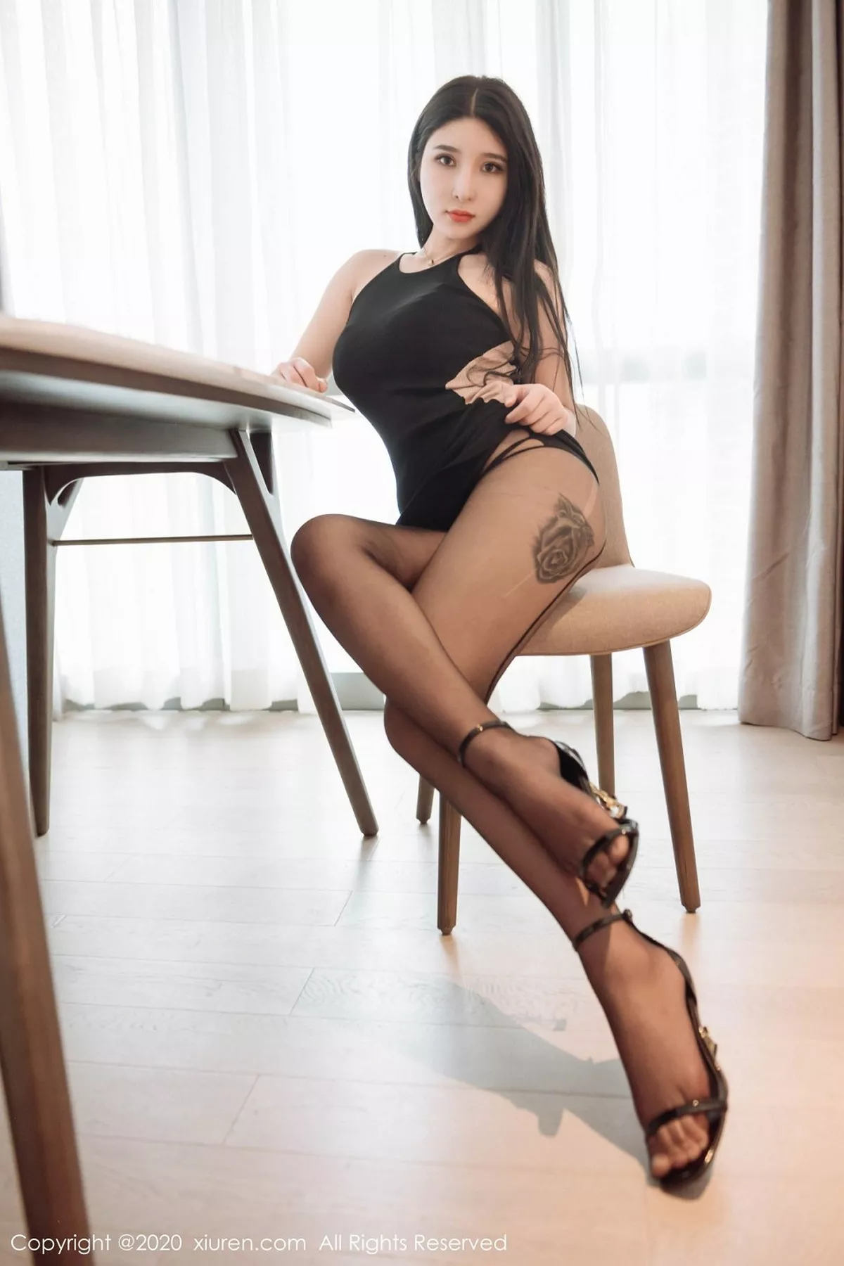 秀人集.com_[XiuRen秀人网]No.2324_嫩模蛛蛛妹妹私房黑色连身裙半撩露开档黑丝裤袜极致魅惑写真55P