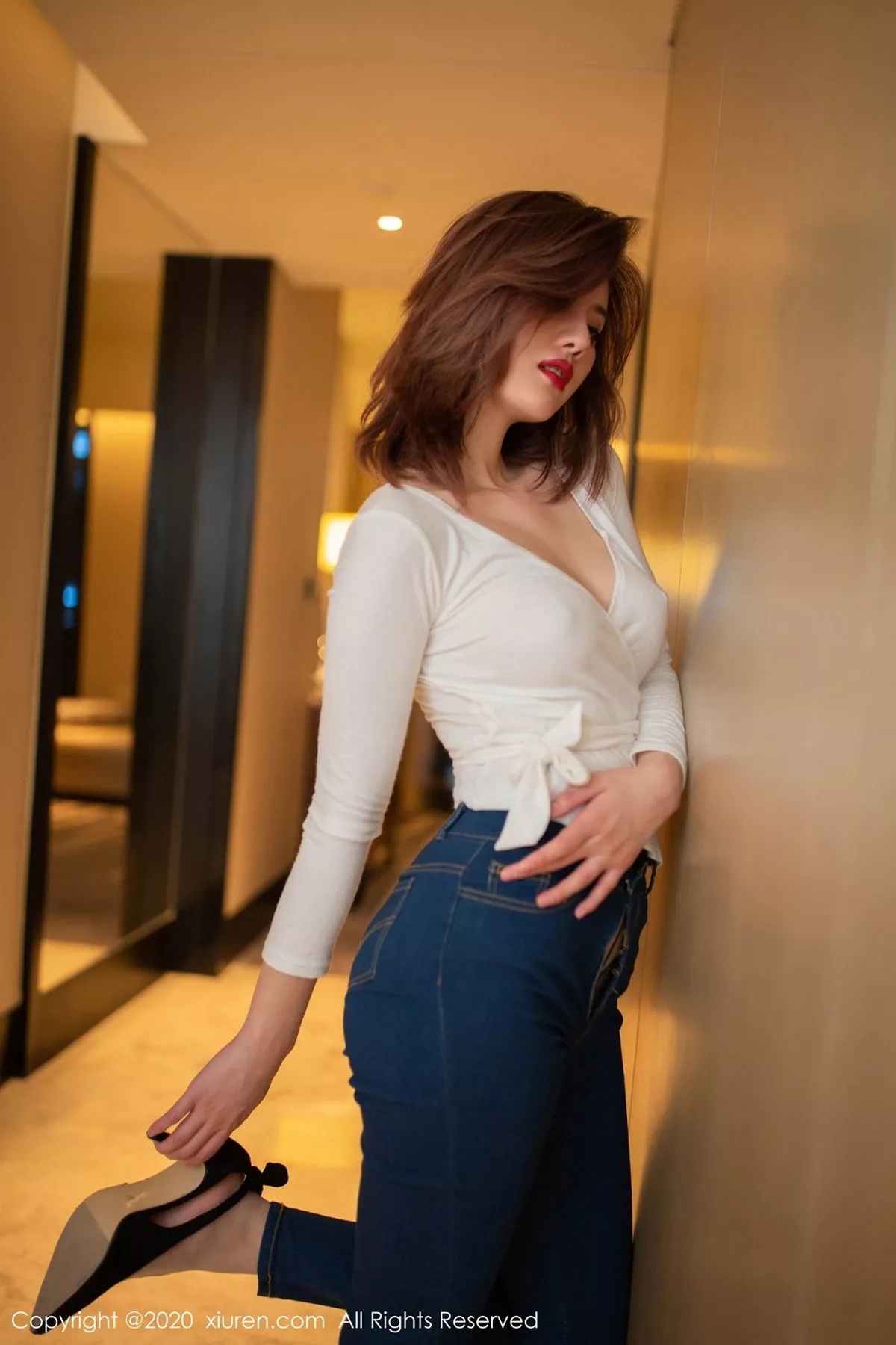 秀人集.com_[XiuRen秀人网]No.2334_嫩模就是阿朱啊牛仔裤主题私房半脱秀火辣身材极致诱惑写真65P