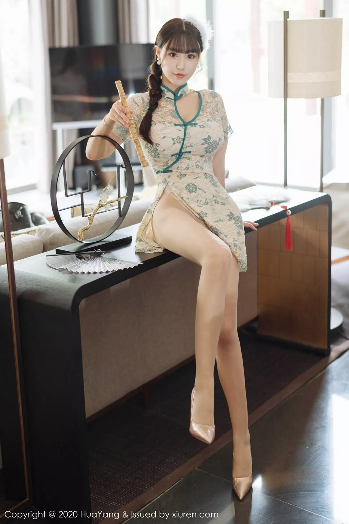 秀人集.com_[HuaYang花漾]Vol.256_女神朱可儿Flower三亚旅拍典雅韵味旗袍配蕾丝内衣诱惑写真56P