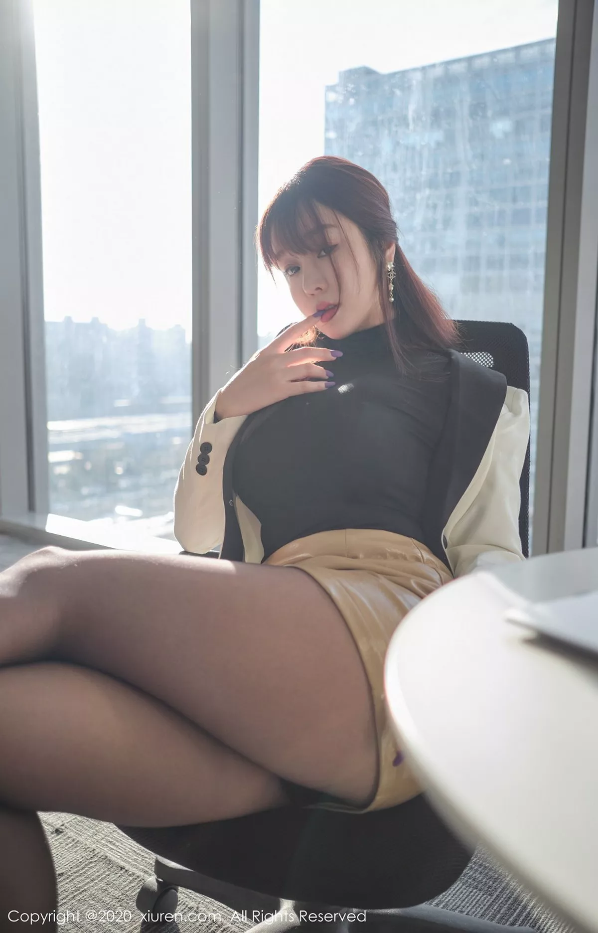 秀人集.com_[XiuRen秀人网]No.2259_女神王雨纯阳光窗台秘书制服主题黑丝裤袜秀透视内裤诱惑写真56P