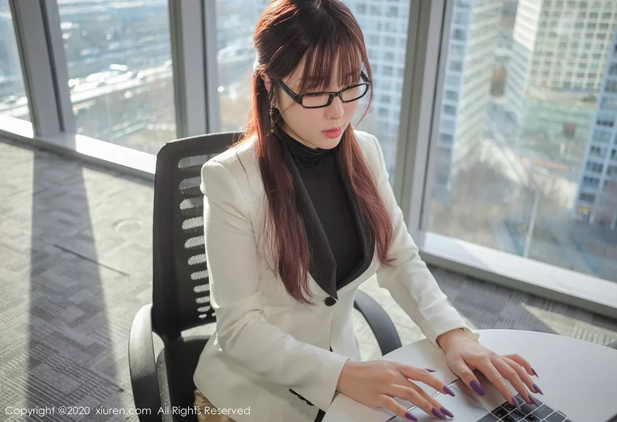 秀人集.com_[XiuRen秀人网]No.2259_女神王雨纯阳光窗台秘书制服主题黑丝裤袜秀透视内裤诱惑写真56P