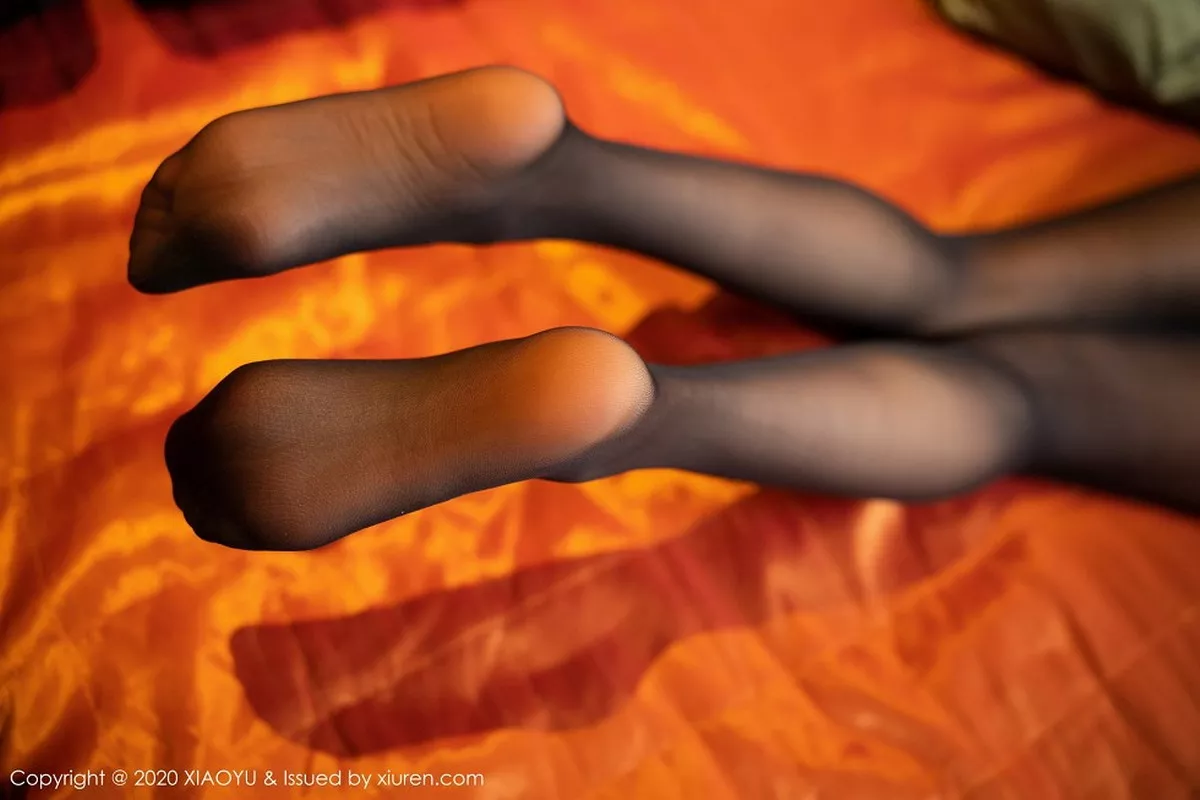 秀人集.com_[XiaoYu画语界]Vol.328_女神杨晨晨sugar澳门旅拍私房黑吊裙配黑丝裤袜诱惑写真75P