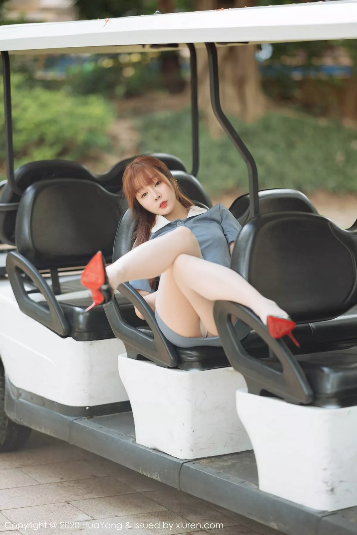 秀人集.com_[HuaYang花漾]Vol.257_女神王雨纯三亚旅拍户外职业装配无内肉丝裤袜诱惑写真87P