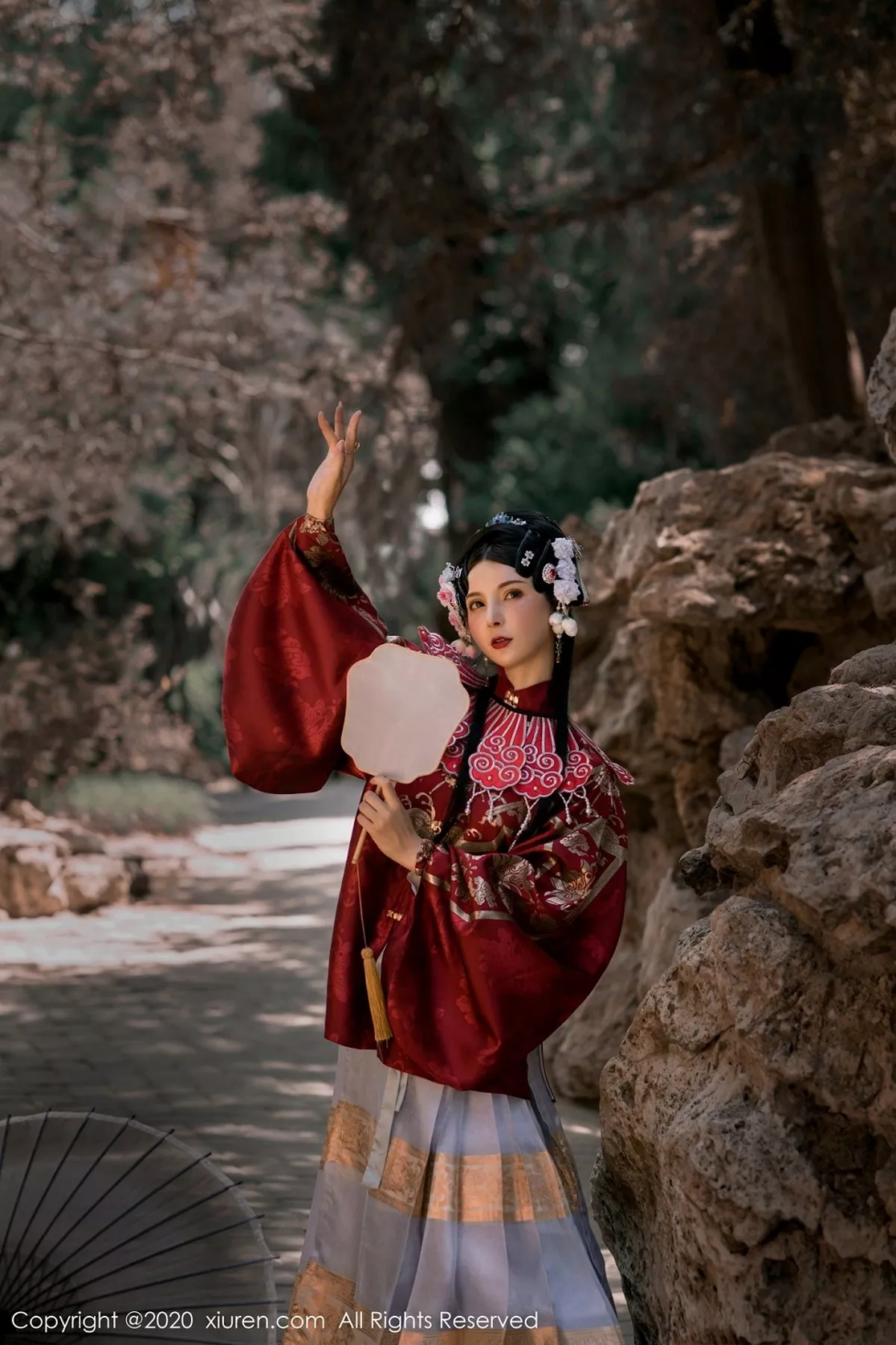 秀人集.com_[XiuRen秀人网]No.2395_嫩模小蛮妖Yummy私房黑色缕空透明旗袍配黑丝裤袜诱惑写真85P