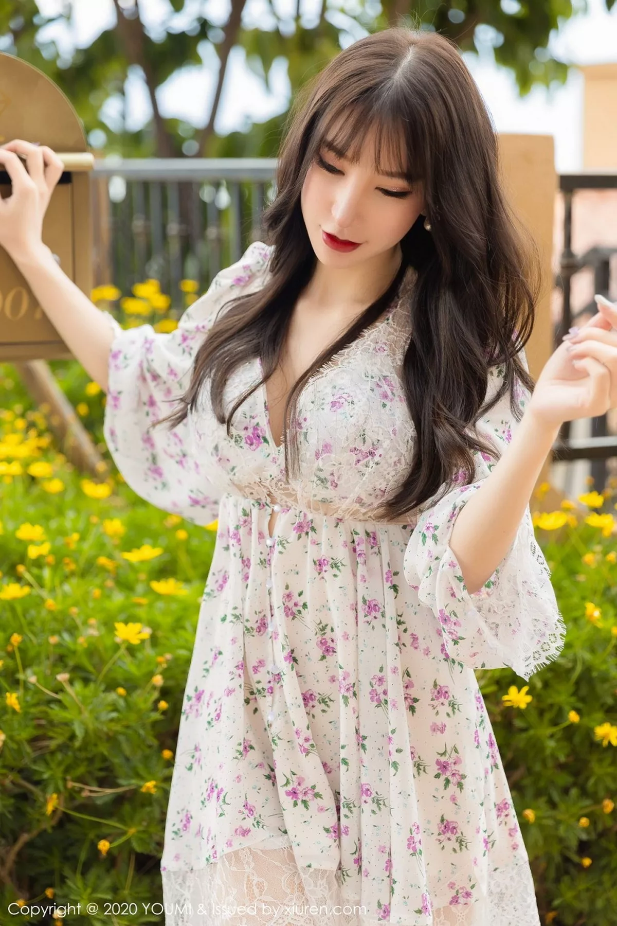 秀人集.com_[YouMi尤蜜荟]Vol.500_女神周于希Sandy大理旅拍小碎花裙子半脱秀完美身材诱惑写真58P