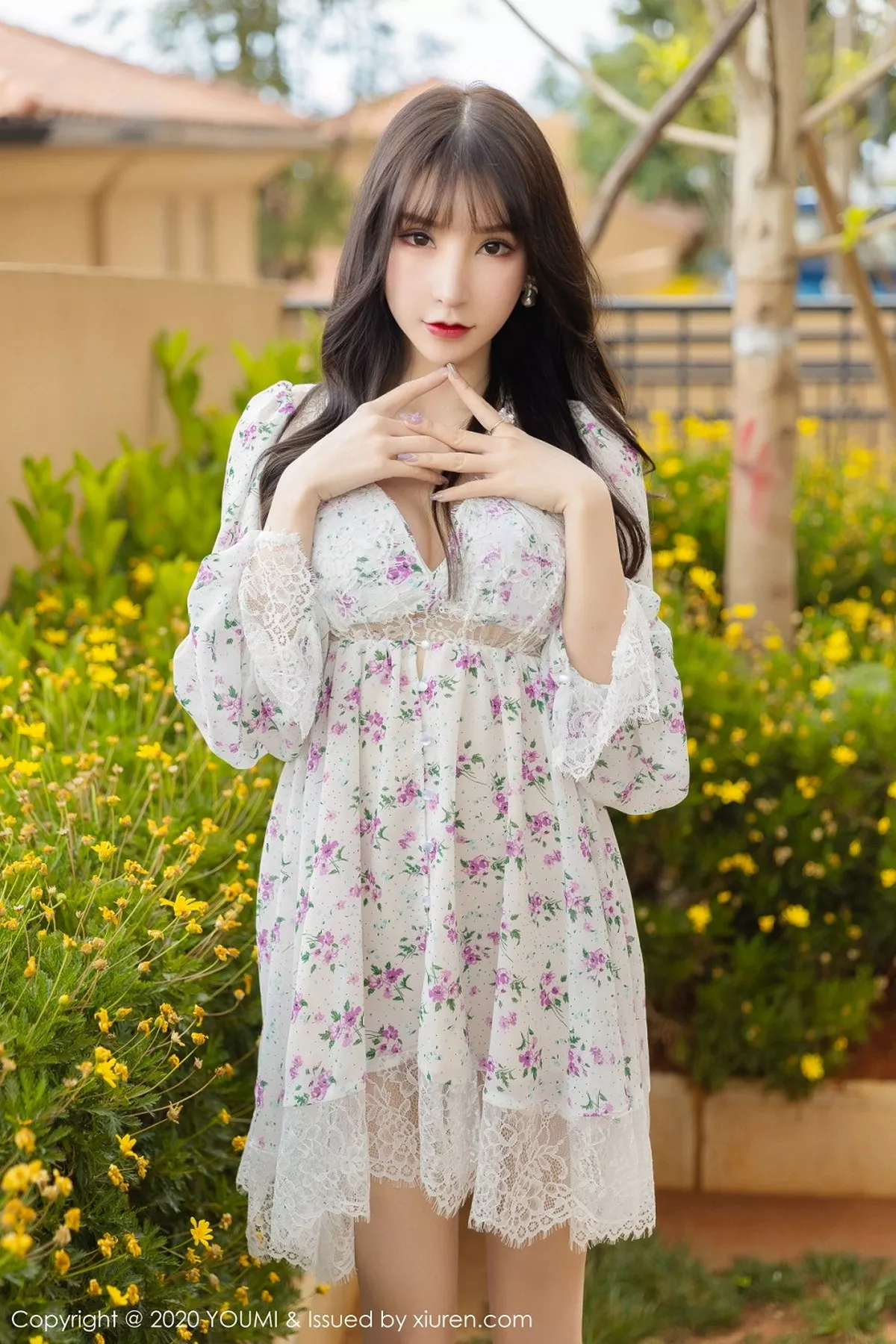 秀人集.com_[YouMi尤蜜荟]Vol.500_女神周于希Sandy大理旅拍小碎花裙子半脱秀完美身材诱惑写真58P