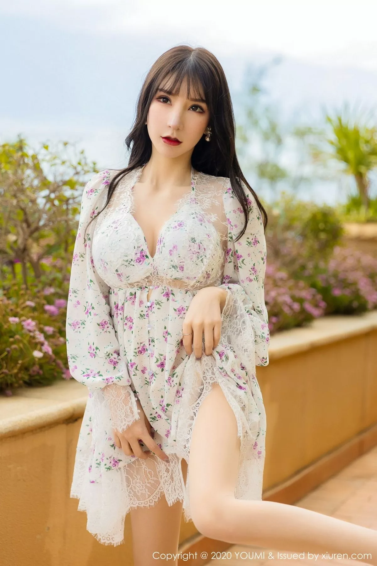 秀人集.com_[YouMi尤蜜荟]Vol.500_女神周于希Sandy大理旅拍小碎花裙子半脱秀完美身材诱惑写真58P