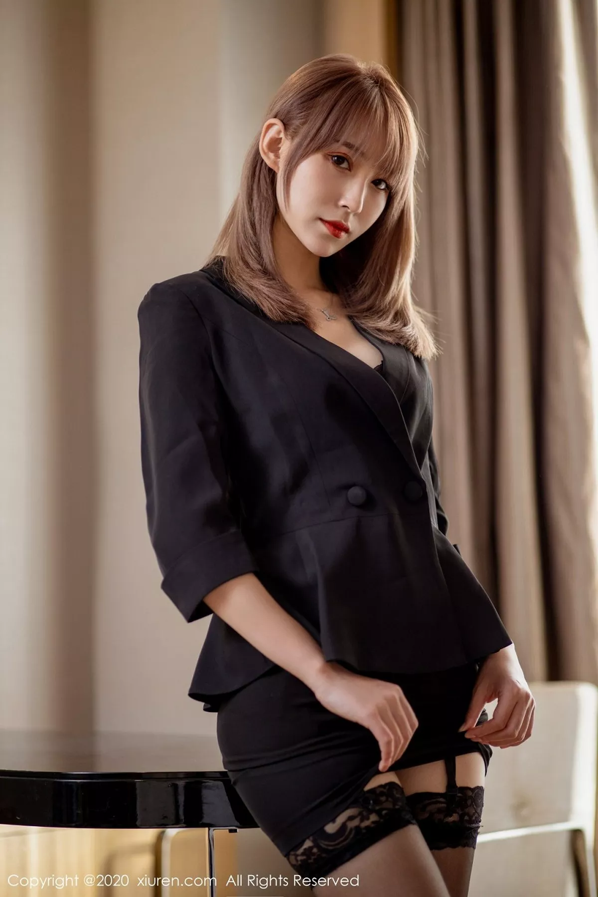 秀人集.com_[XiuRen秀人网]No.2414_丽质模特周慕汐fairy职场制服主题性感吊带蕾丝袜极致魅惑写真48P