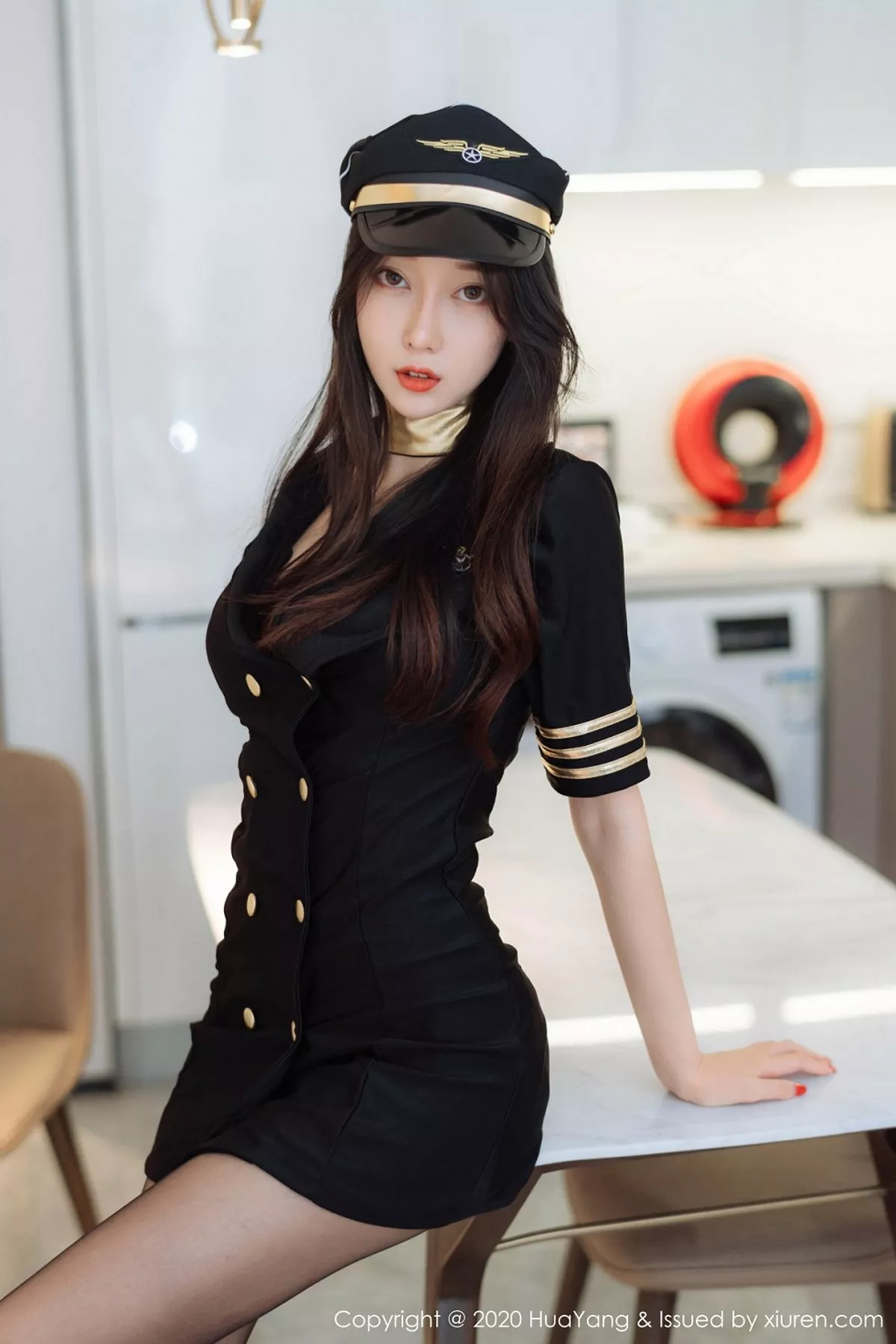 秀人集.com_[HuaYang花漾]Vol.269_嫩模玥儿玥er机长制服主题黑丝裤袜秀豹纹内裤极致诱惑写真73P