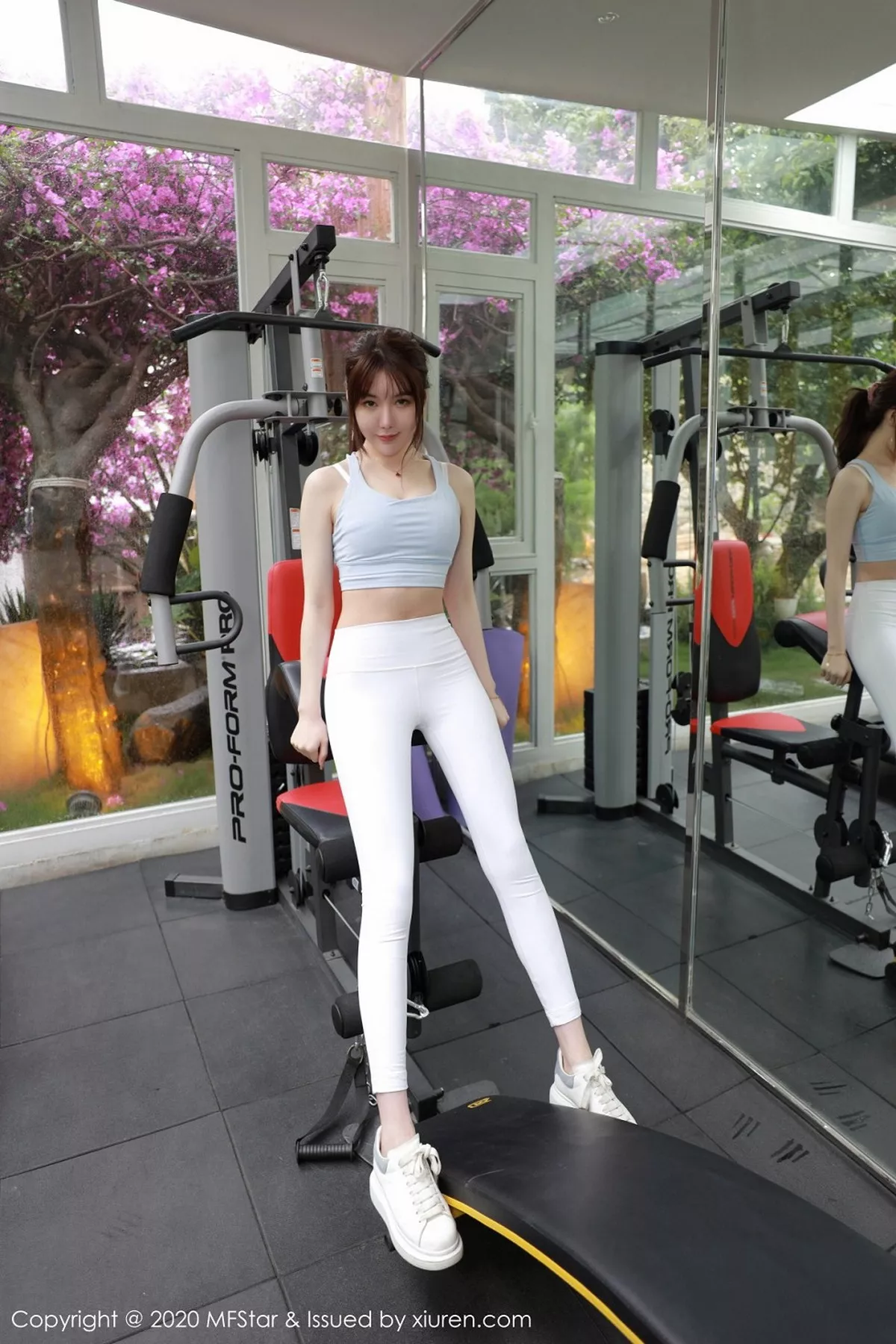 秀人集.com_[MFStar模范学院]Vol.365_嫩模薛琪琪sandy大理旅拍健身房紧身运动裤秀翘臀诱惑写真46P