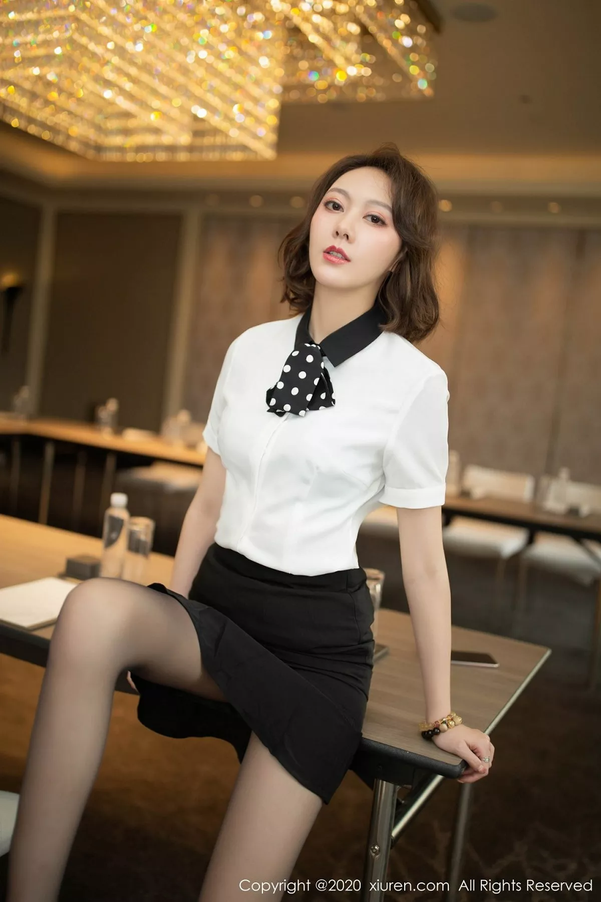 秀人集.com_[XiuRen秀人网]No.2422_气质女神艺轩宝丽嘉0系列主题黑色内衣配黑丝裤袜完美诱惑写真93P