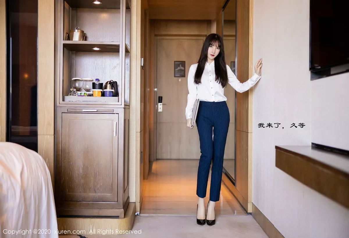 秀人集.com_[XiuRen秀人网]No.2356_女神周于希Sandy酒店私人管家主题私房肉丝裤袜秀美腿诱惑写真73P