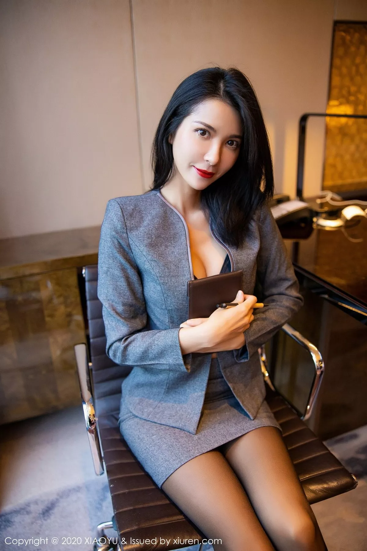 秀人集.com_[XiaoYu画语界]Vol.347_气质女神Carry私人管家主题脱职业装露黑丝裤袜极致诱惑写真81P