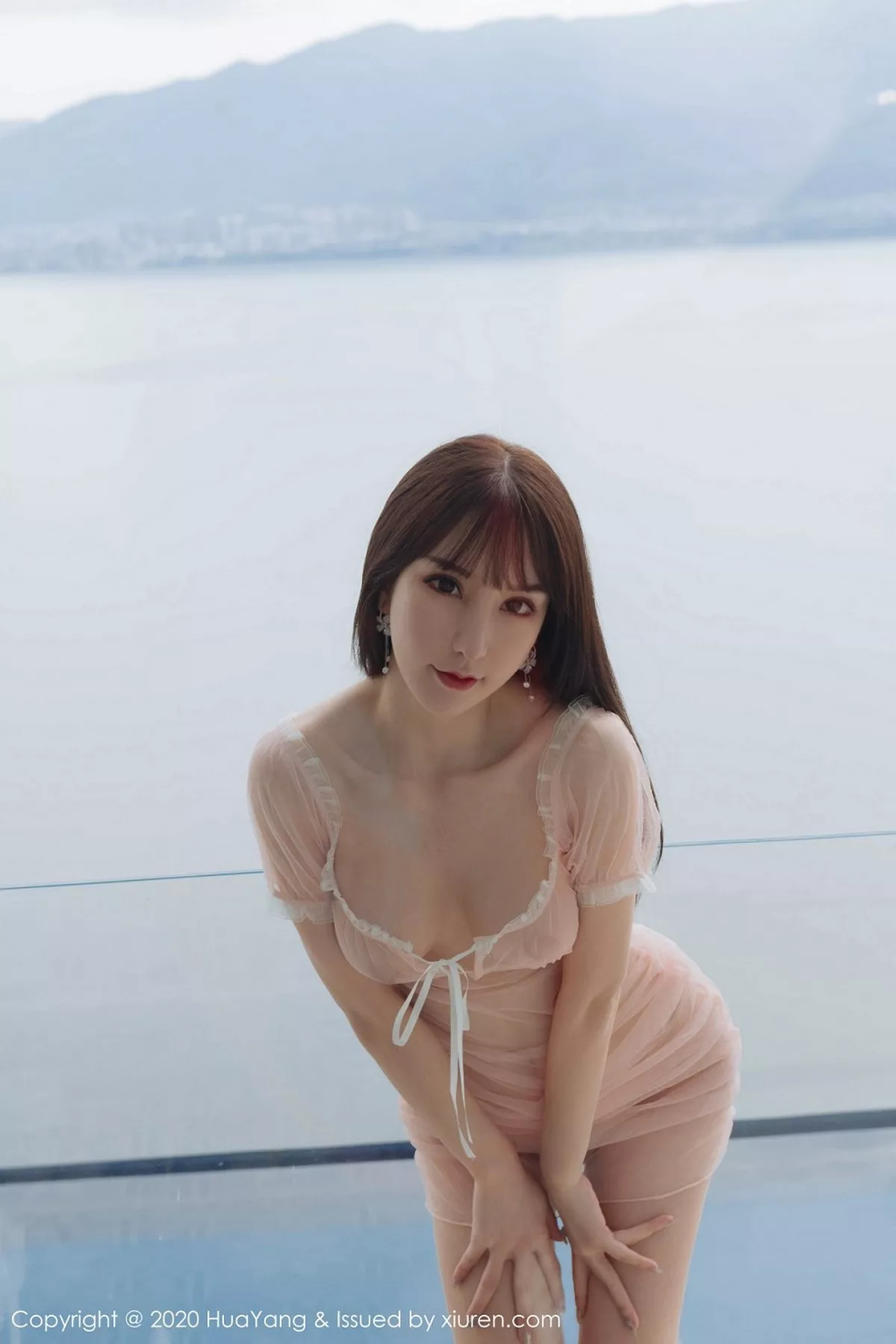 秀人集.com_[HuaYang花漾]Vol.273_女神周于希Sandy云南旅拍性感粉色薄纱内衣秀完美身材诱惑写真67P