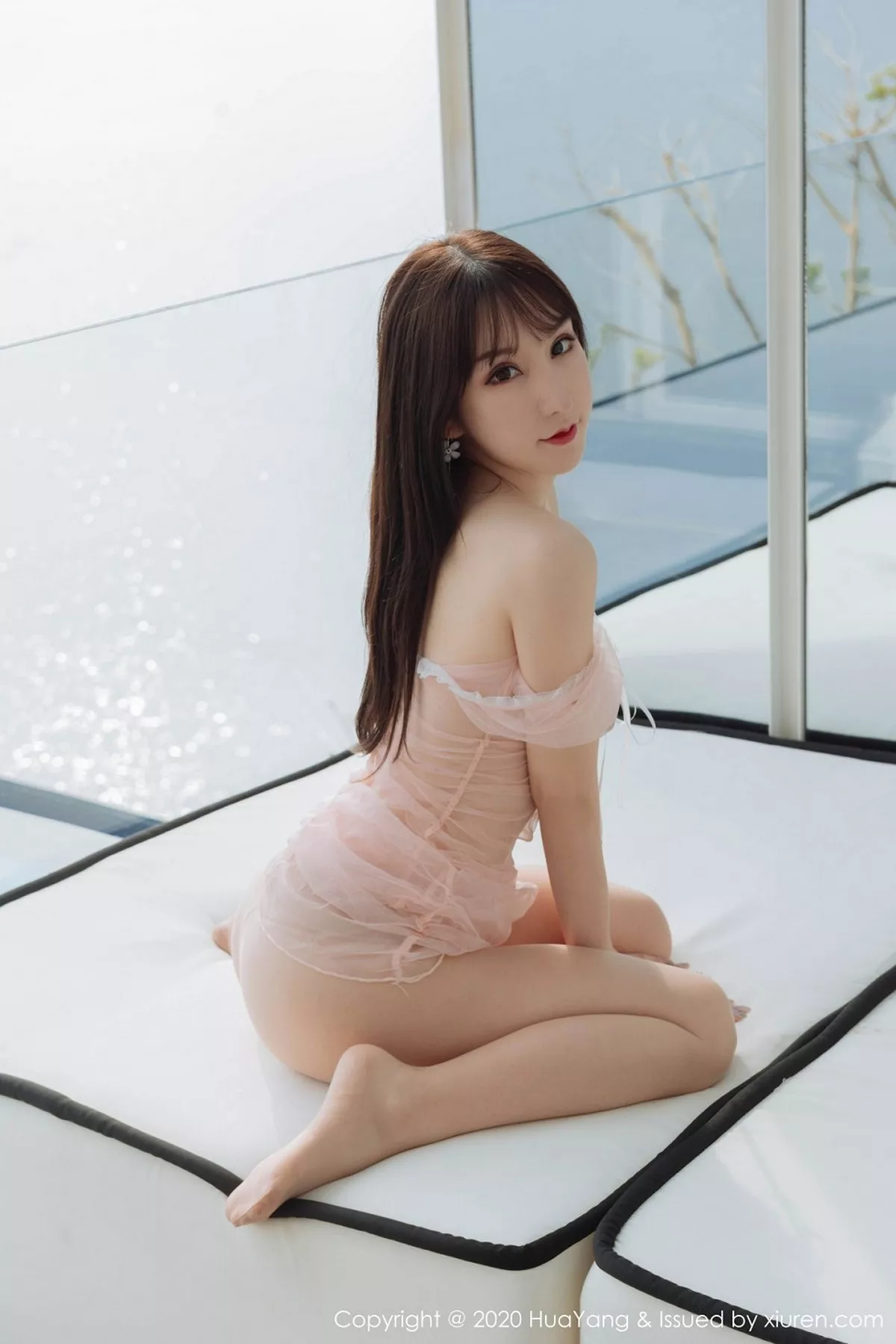 秀人集.com_[HuaYang花漾]Vol.273_女神周于希Sandy云南旅拍性感粉色薄纱内衣秀完美身材诱惑写真67P