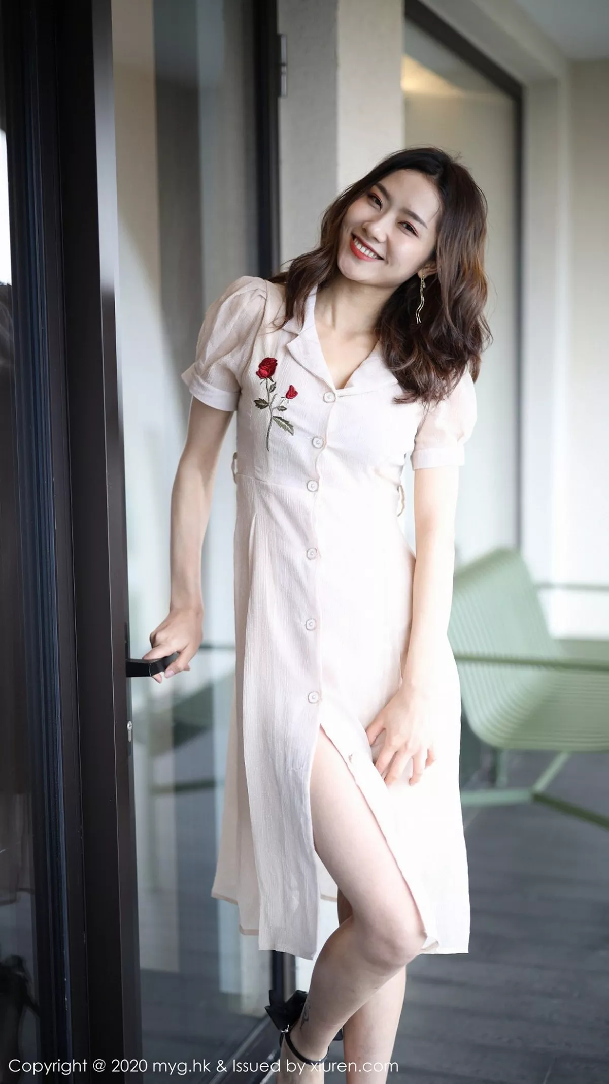 秀人集.com_[MyGirl美媛馆]Vol.447_嫩模方子萱大理旅拍私房典雅长裙半脱秀完美身材诱惑写真92P