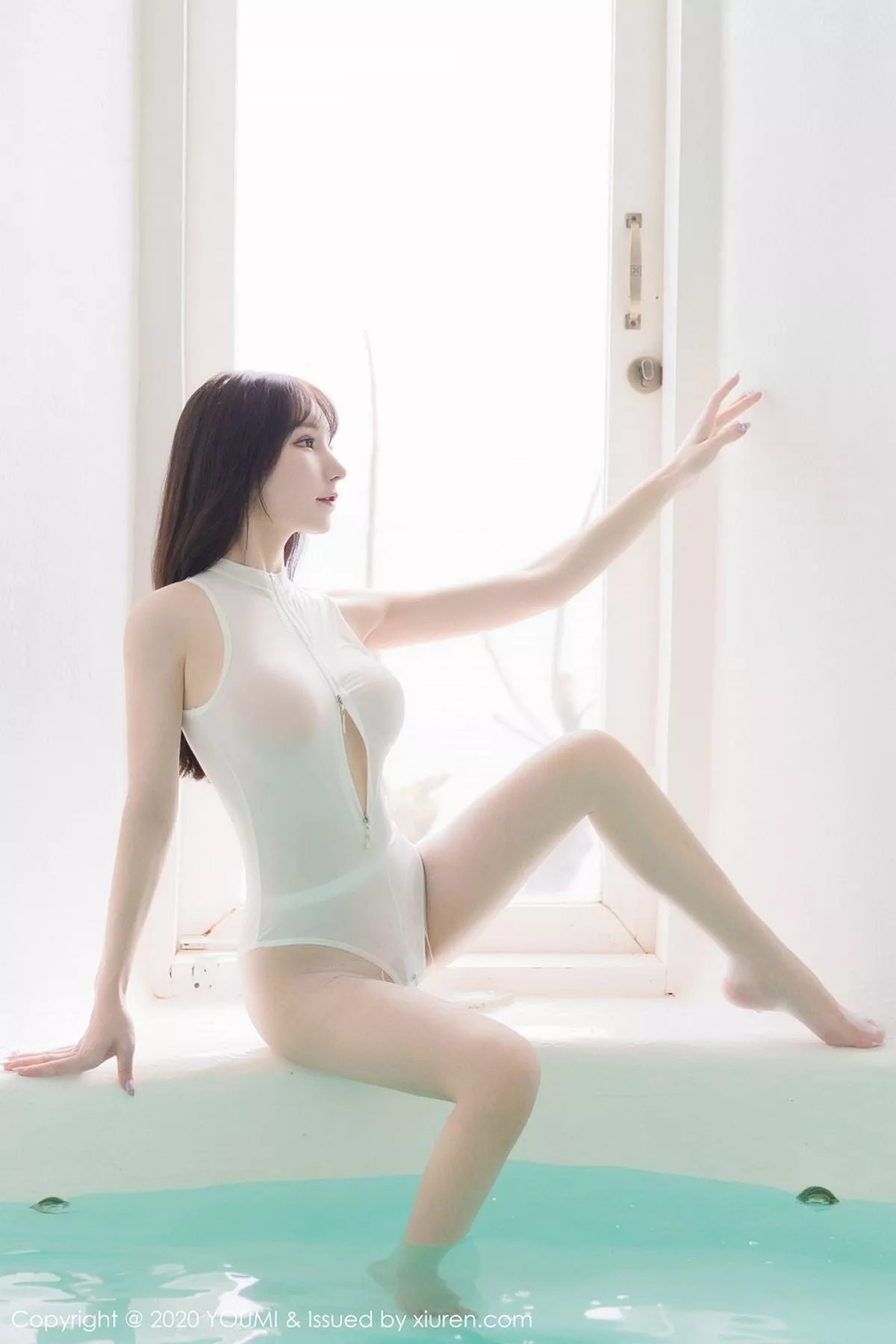 秀人集.com_[YouMi尤蜜荟]Vol.508_女神周于希Sandy大理旅拍薄透泳衣配开档肉丝裤袜惹火诱惑写真58P