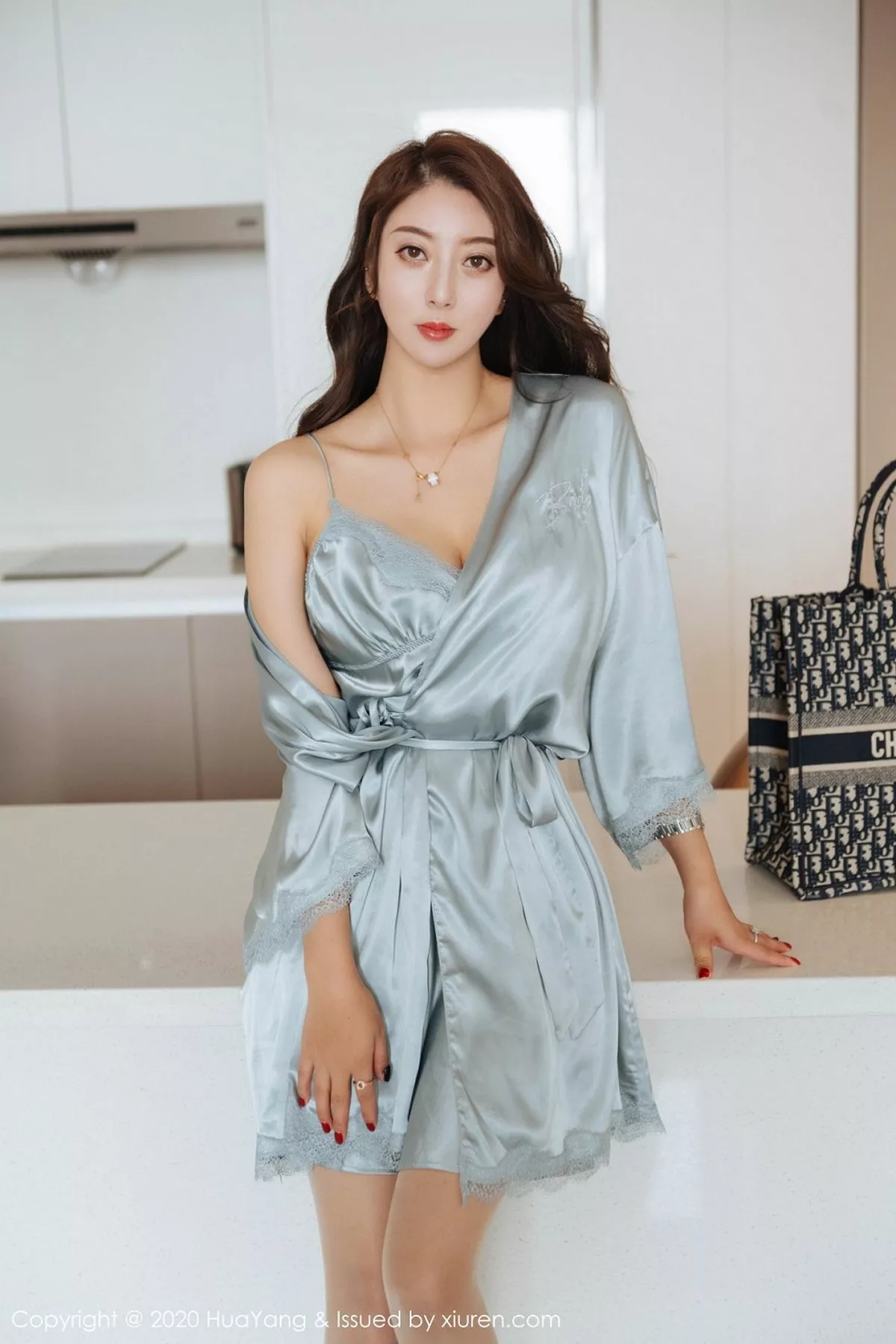 秀人集.com_[HuaYang花漾]Vol.275_嫩模李夫人私房脱典雅吊裙露性感黑色内衣肉丝裤袜诱惑写真51P