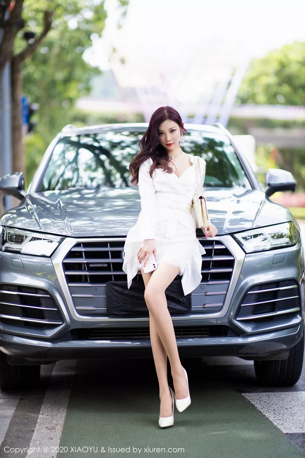 秀人集.com_[XiaoYu画语界]Vol.353_女神杨晨晨sugar阳朔旅拍室外车拍白衬衣配性感内衣诱惑写真84P