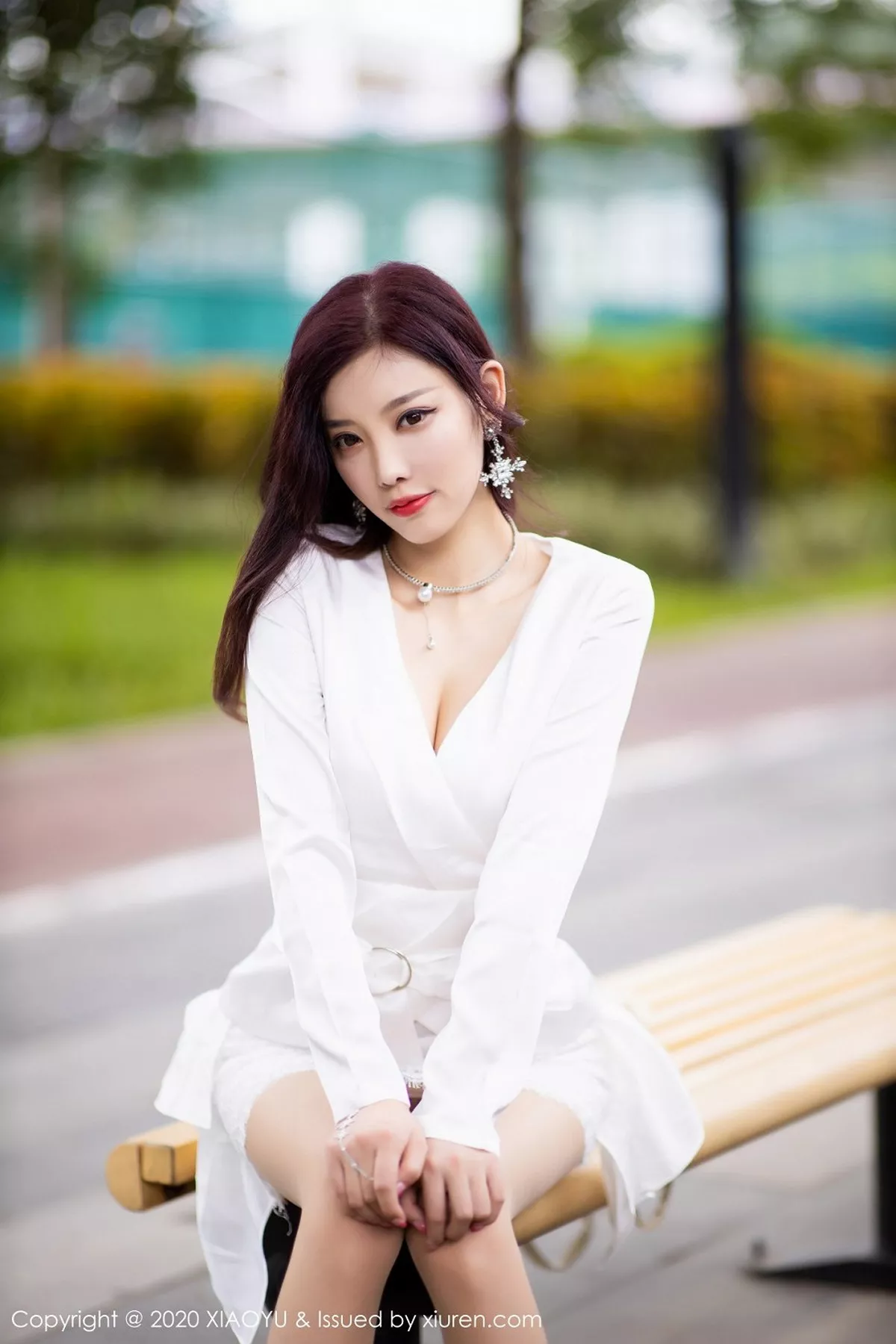 秀人集.com_[XiaoYu画语界]Vol.353_女神杨晨晨sugar阳朔旅拍室外车拍白衬衣配性感内衣诱惑写真84P