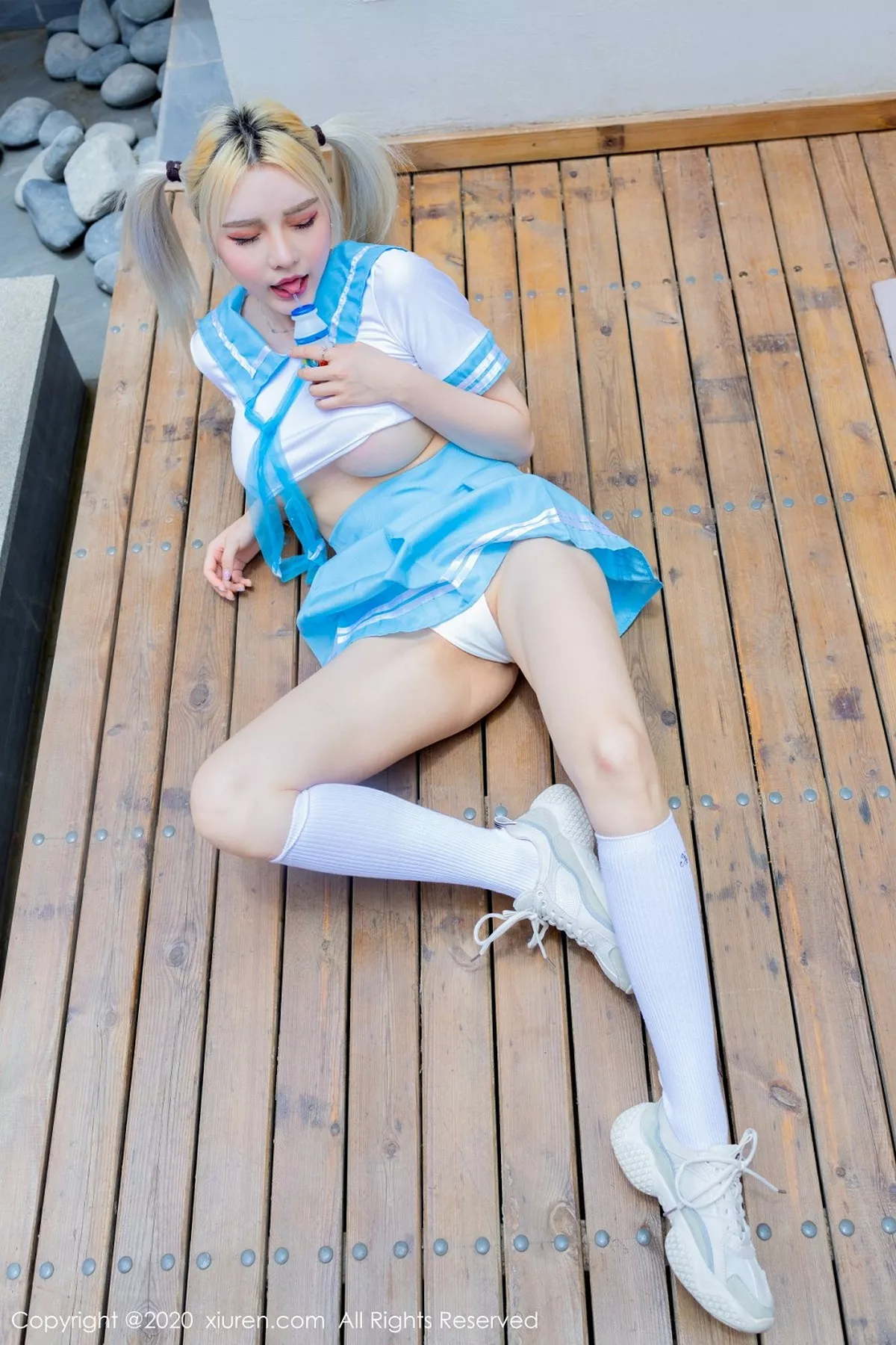 秀人集.com_[XiuRen秀人网]No.2371_嫩模淼淼小姐姐呀大理旅拍私房床上性感透视内衣撩人诱惑写真43P