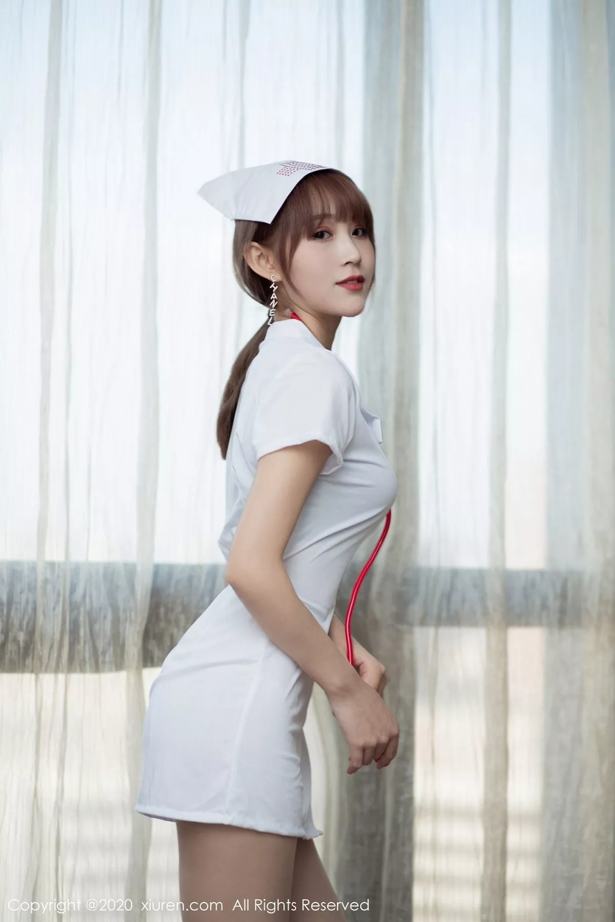 秀人集.com_[XiuRen秀人网]No.2377_模特周慕汐fairy护士装制服主题脱肉丝裤袜秀火辣身材诱惑写真51P