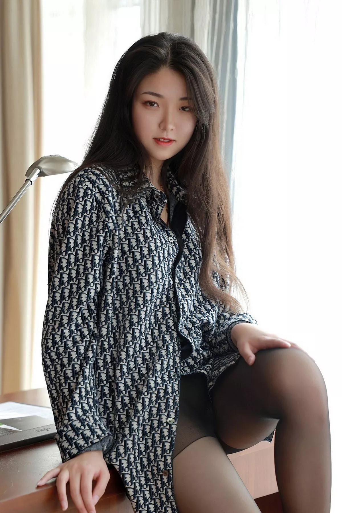 秀人集.com_[MFStar模范学院]Vol.374_嫩模Laura苏雨彤格子衬衫秀性感内衣无内黑丝裤袜诱惑写真52P