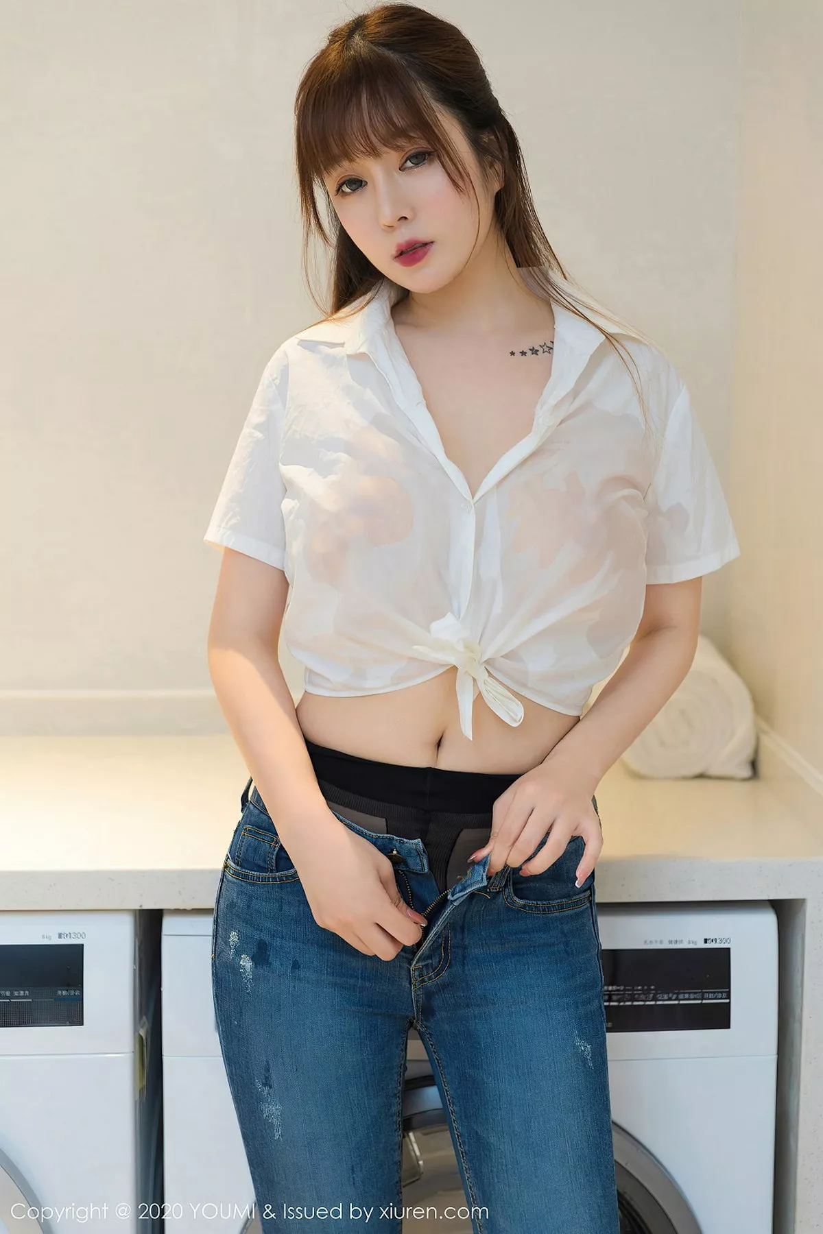 秀人集.com_[YouMi尤蜜荟]Vol.522_女神王雨纯经典白衬衫主题私房脱牛仔裤露黑丝裤袜魅惑写真90P