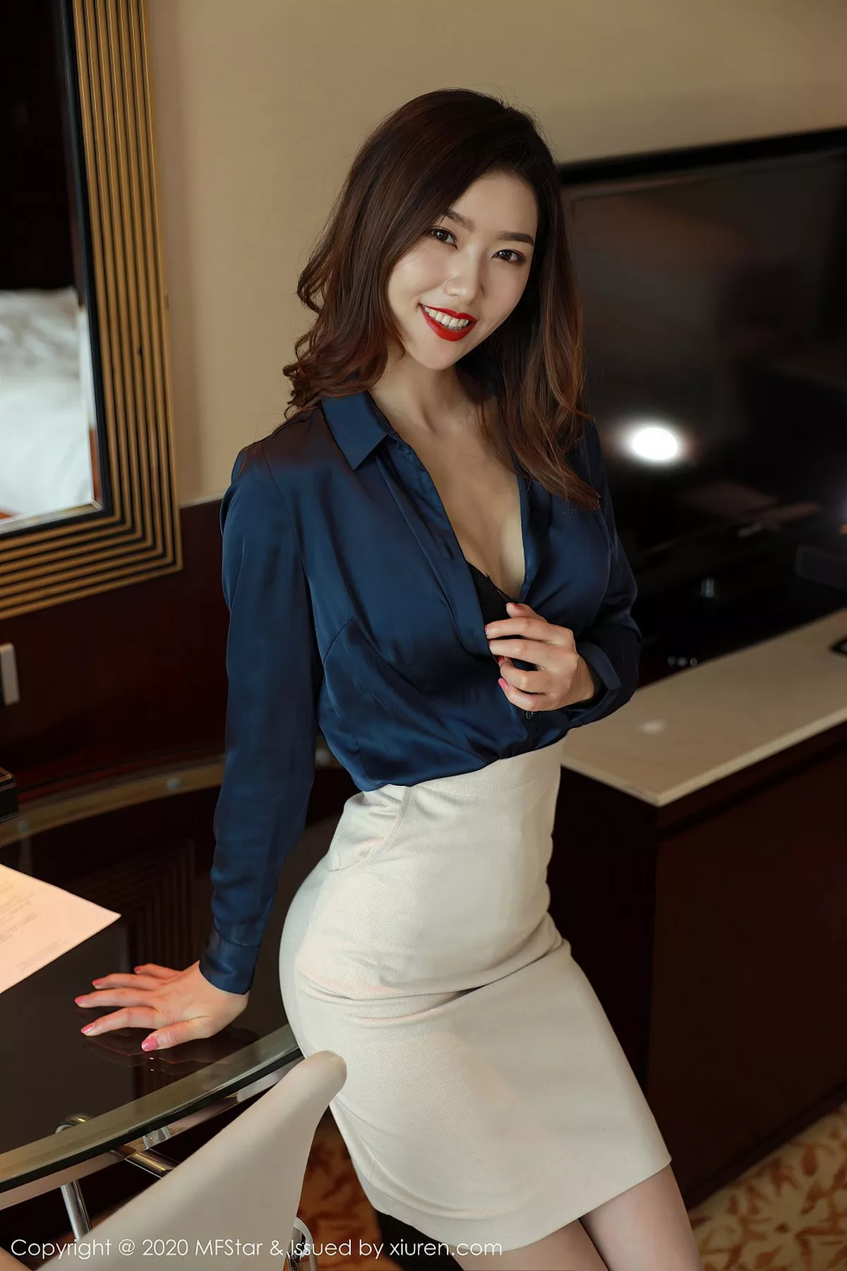 秀人集.com_[MFStar模范学院]Vol.381_嫩模方子萱经典职场秘书0L主题黑色内衣配肉丝裤袜诱惑写真71P