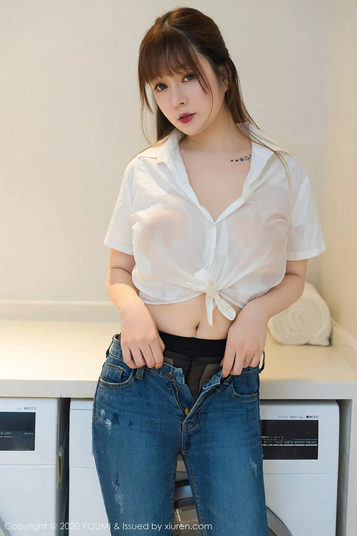 秀人集.com_[YouMi尤蜜荟]Vol.522_女神王雨纯经典白衬衫主题私房脱牛仔裤露黑丝裤袜魅惑写真90P