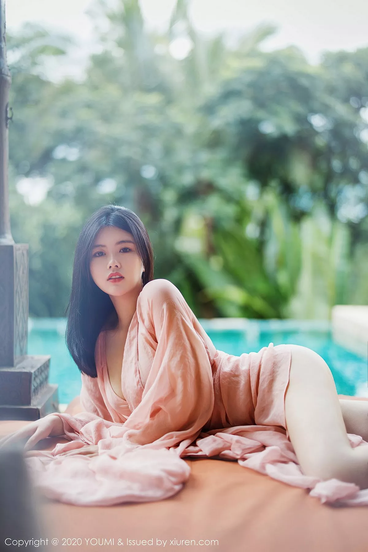 秀人集.com_[YouMi尤蜜荟]Vol.523_女神娜露Selena西双版纳旅拍轻薄粉色长裙秀傲人豪乳诱惑写真89P