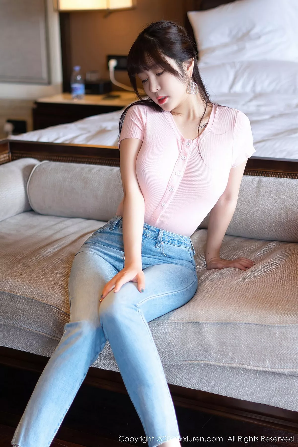 秀人集.com_[XiuRen秀人网]No.2536_女神王雨纯西双版纳旅拍私房粉色薄透死库水秀丰满身材诱惑写真46P