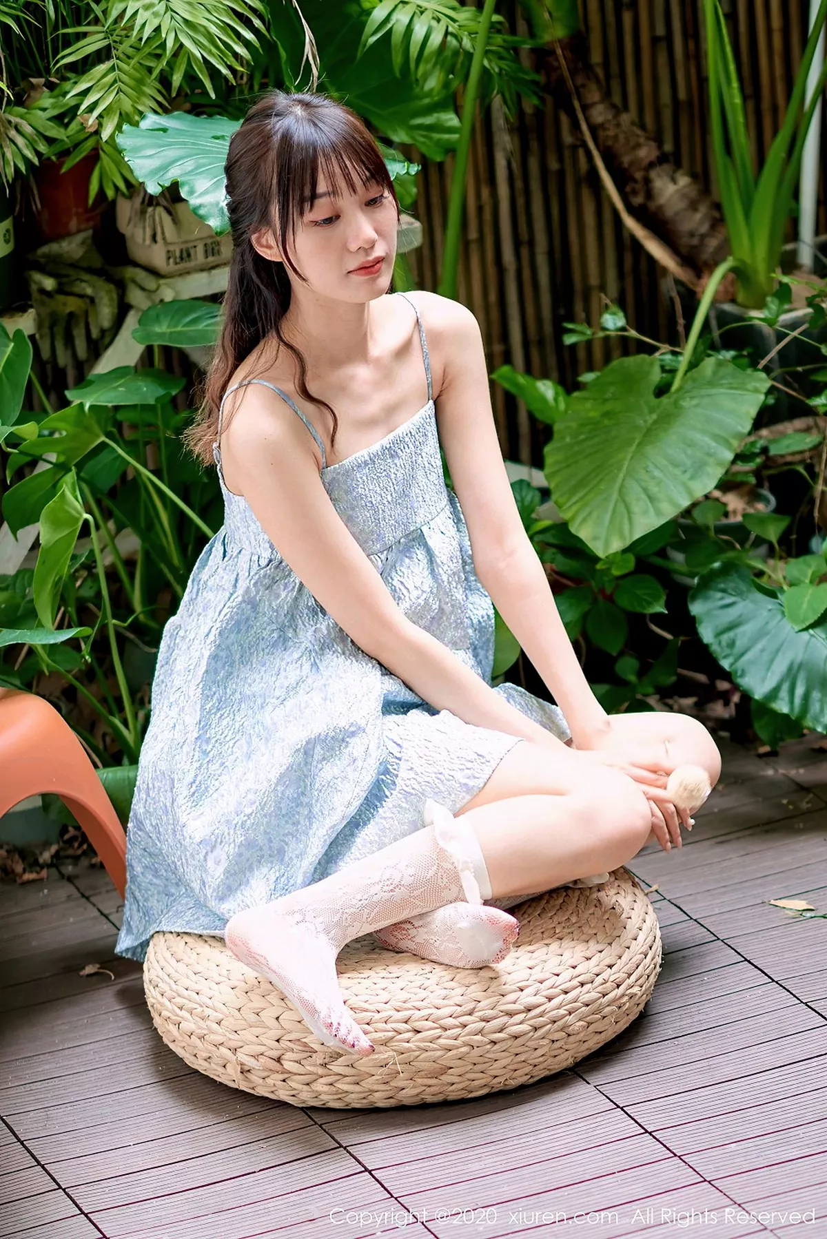 秀人集.com_[XiuRen秀人网]No.2533_新人模特尤其足控福利主题私房吊带连身裙秀美腿玉足性感写真118P