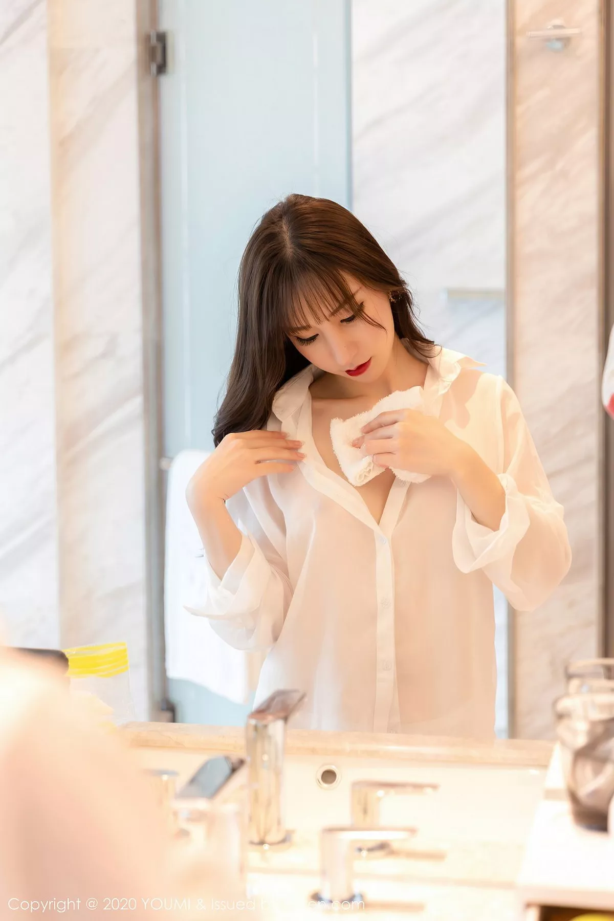 秀人集.com_[YouMi尤蜜荟]Vol.525_女神周于希Sandy酒店浴室真空白衬衣湿身秀火辣身材诱惑写真78P