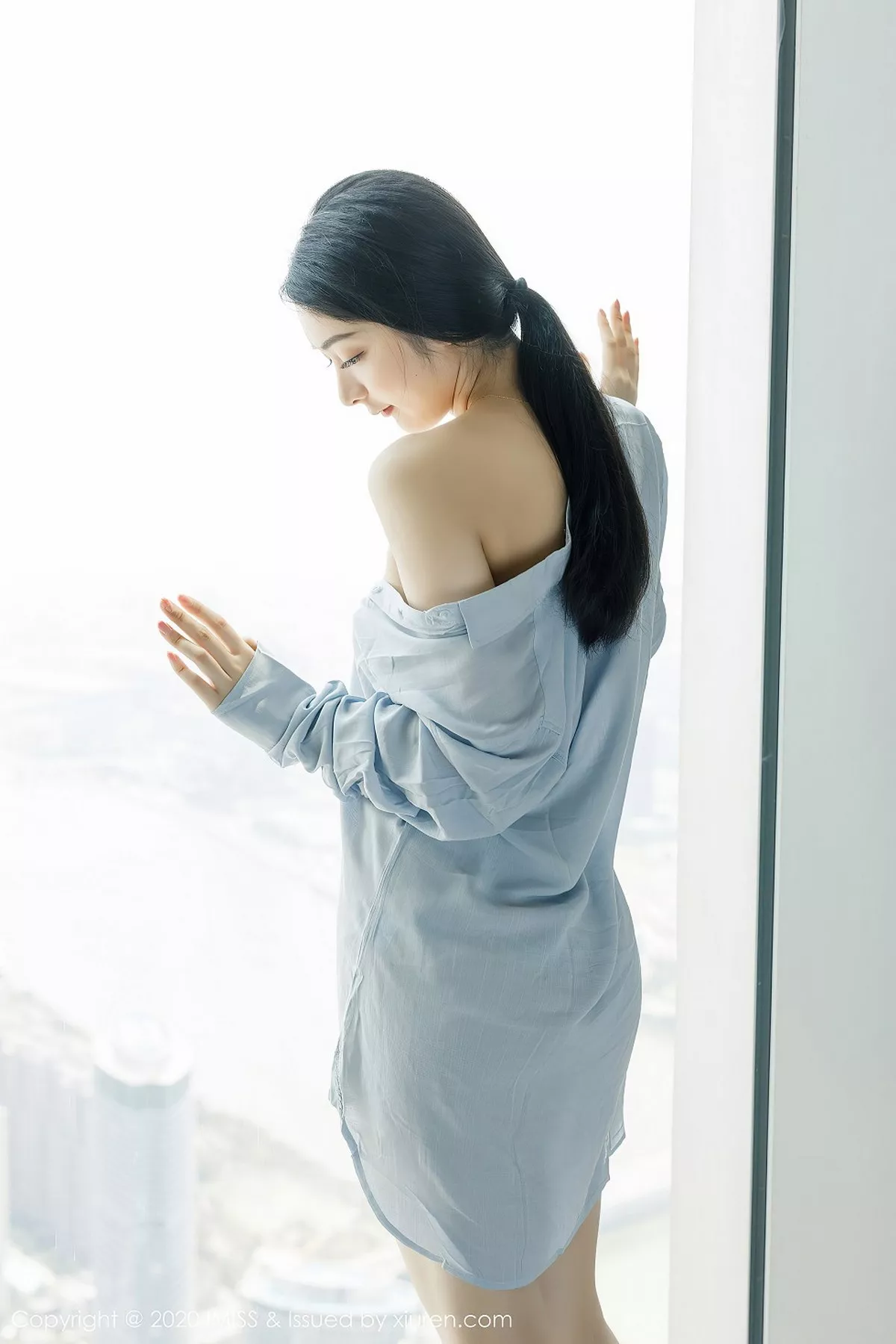 秀人集.com_[IMISS爱蜜社]Vol.499_女神Angela小热巴女友视觉主题性感衬衣秀白嫩美腿诱惑写真52P