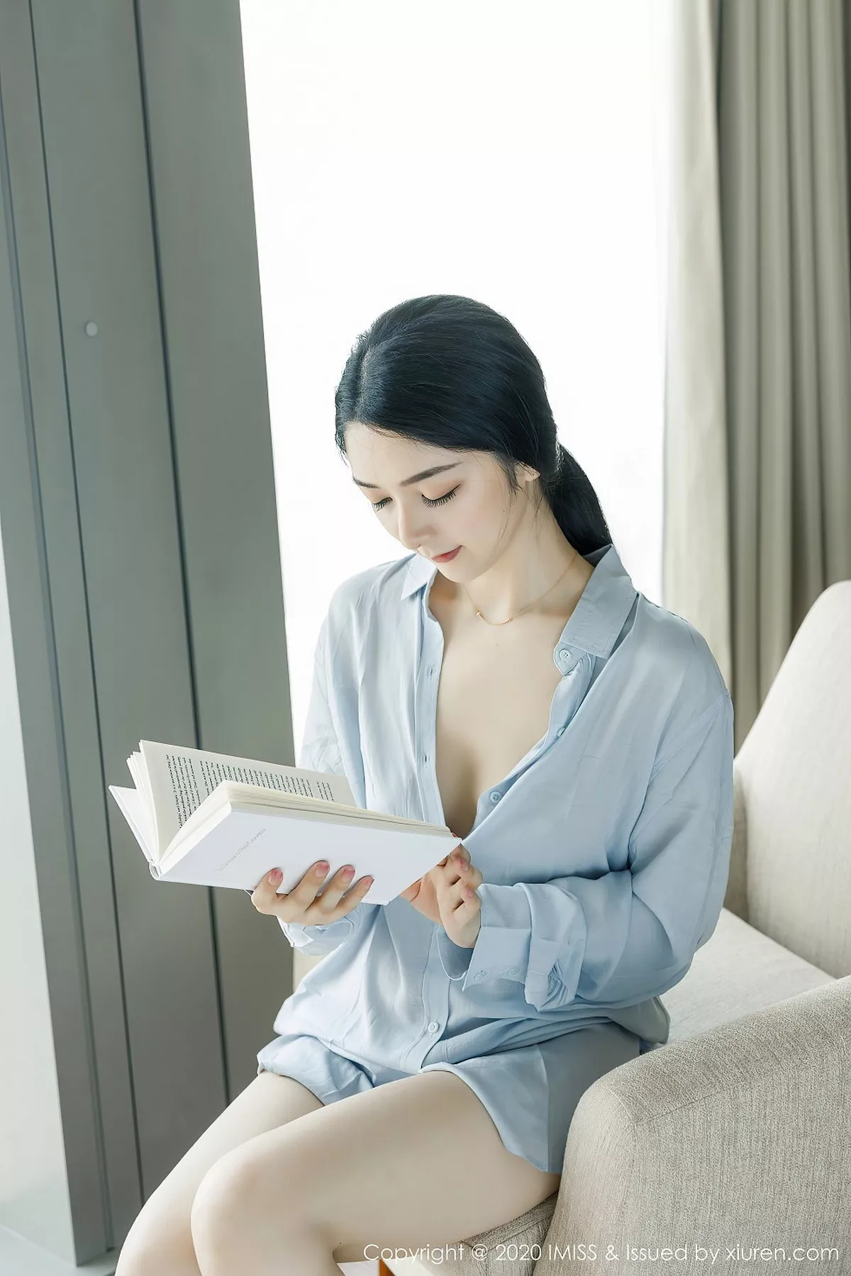 秀人集.com_[IMISS爱蜜社]Vol.499_女神Angela小热巴女友视觉主题性感衬衣秀白嫩美腿诱惑写真52P